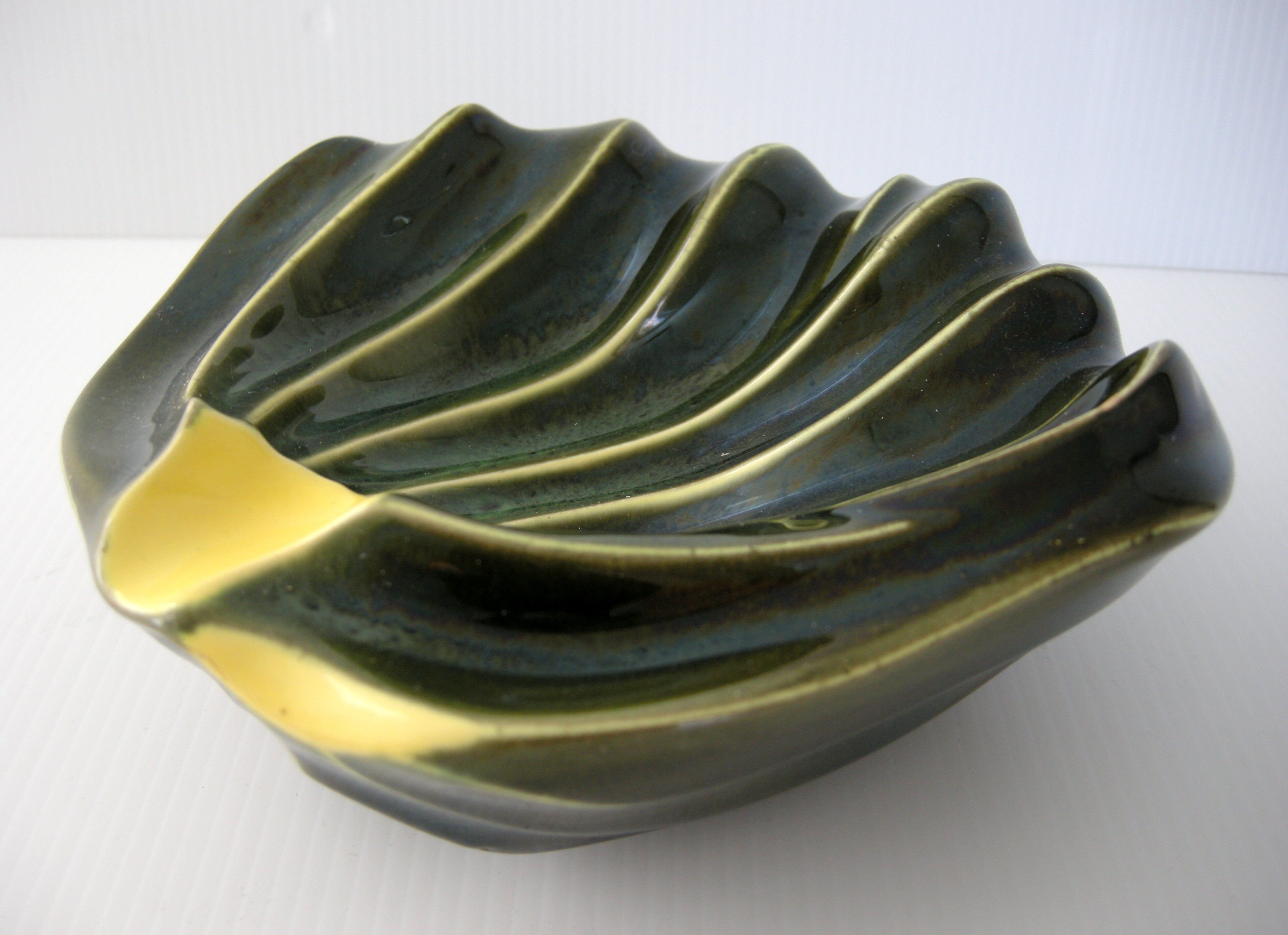 Vintage ashtray 1950 two-tone ceramic
