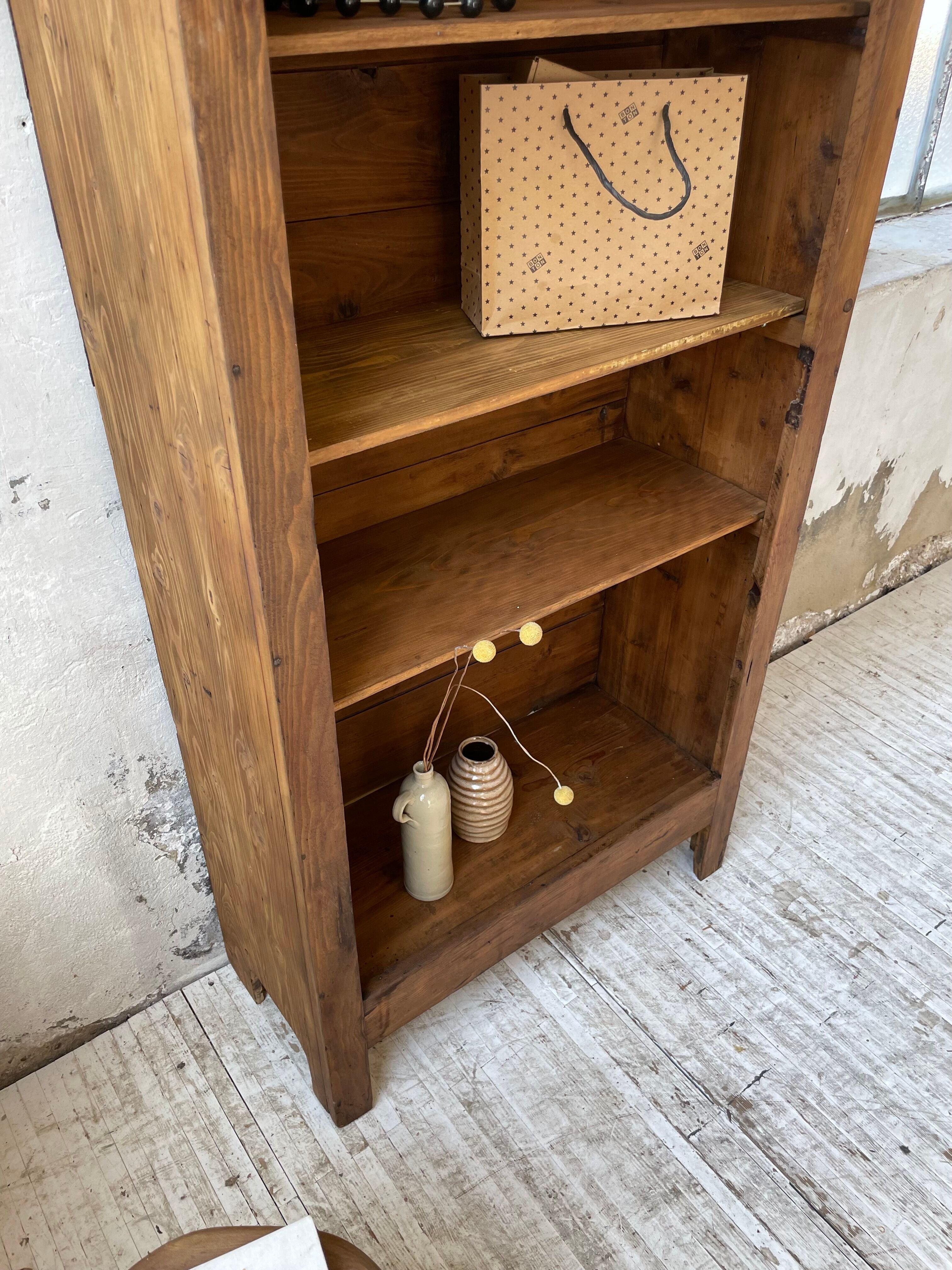 Library bonnetière pine