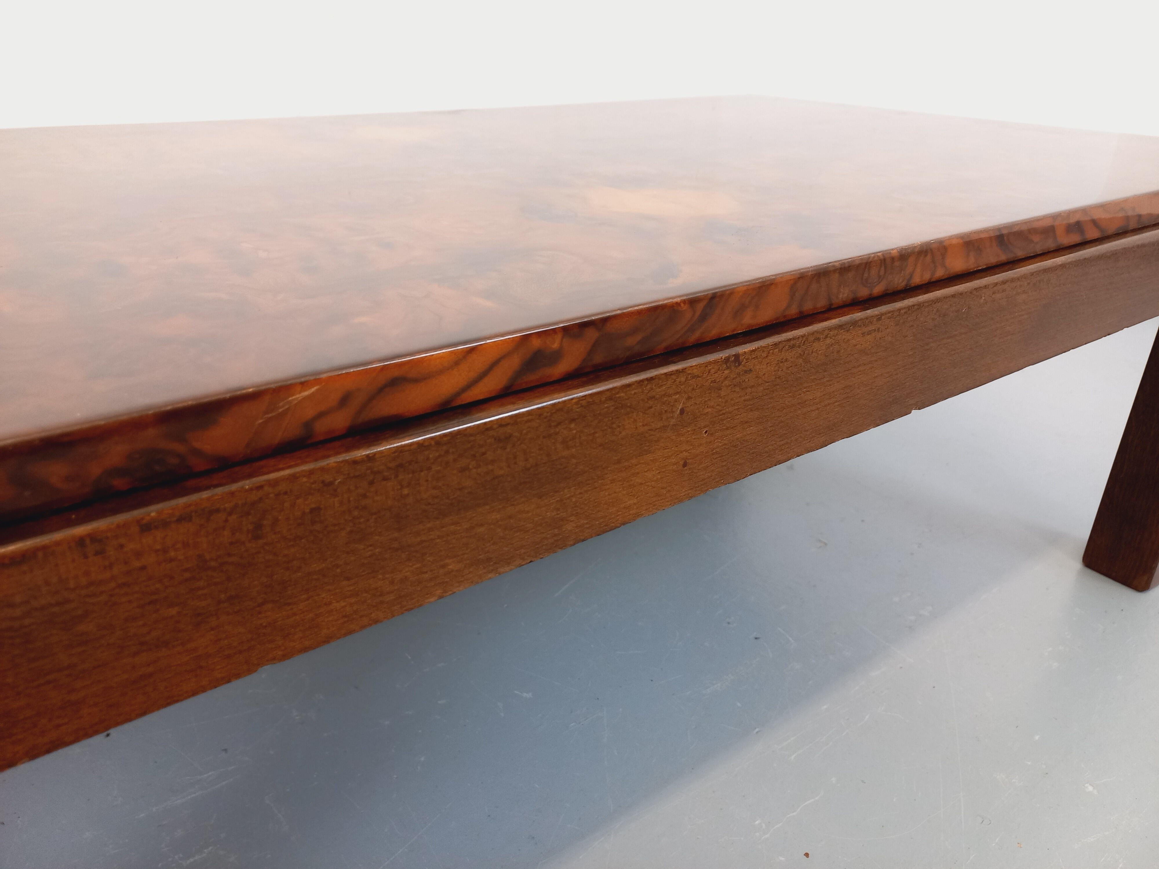 Table basse rectangulaire vintage en orme et loupe d’orme des années 70