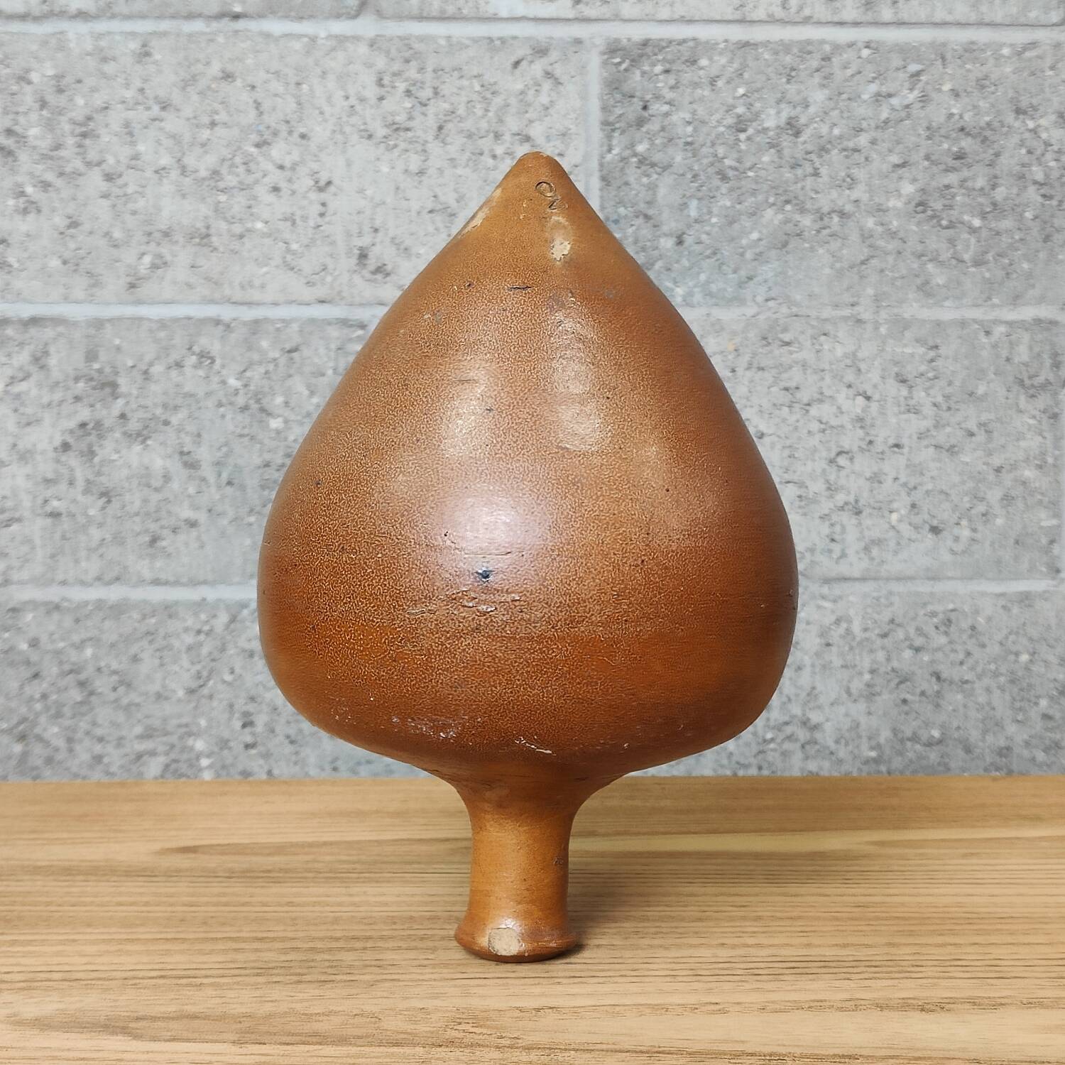 Jar, sandstone amphora, spinning top shape, year 50
