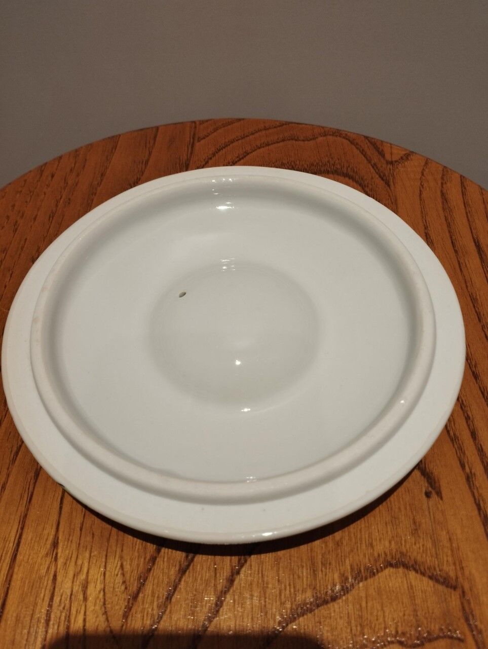 Dish with its lid in Paris porcelain