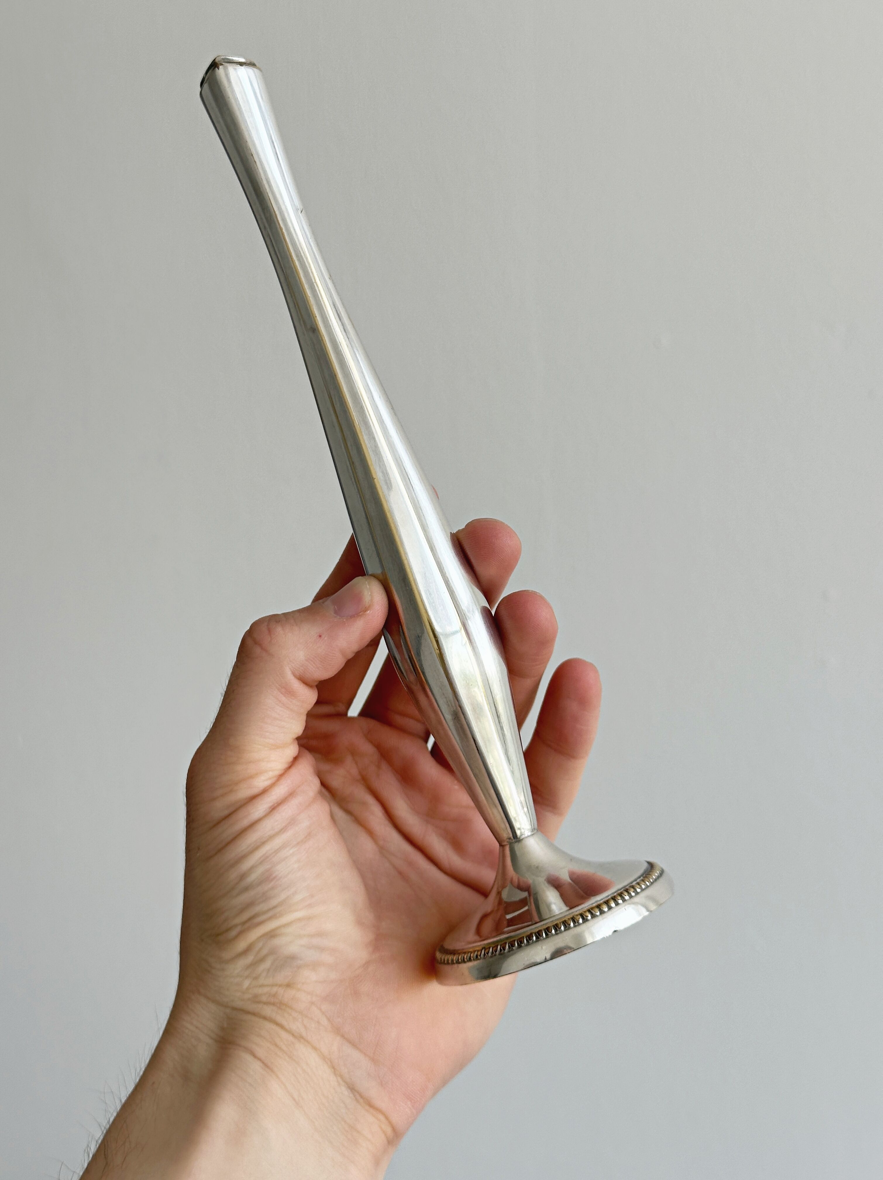 Light metal soliflore