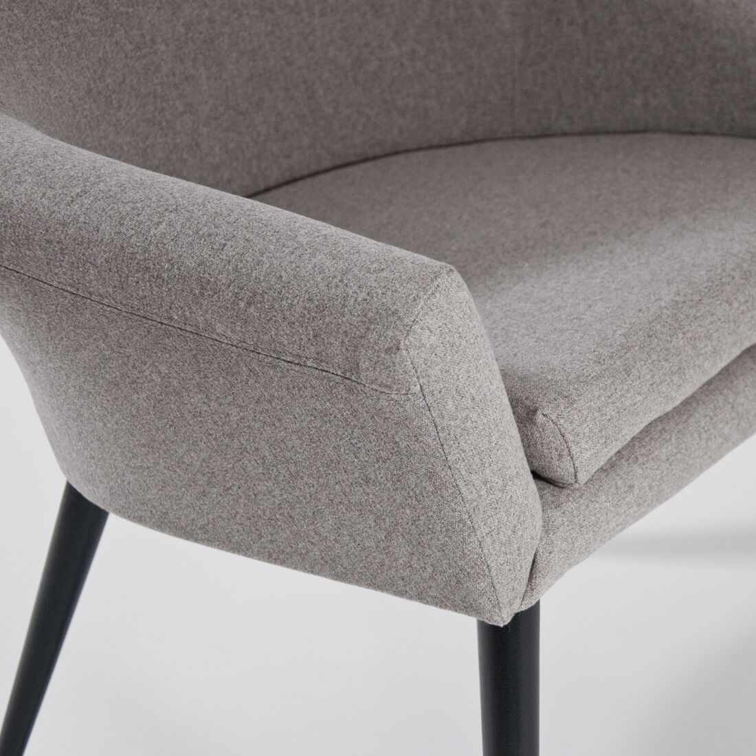 Chair type 300-202 B "Muszelka"