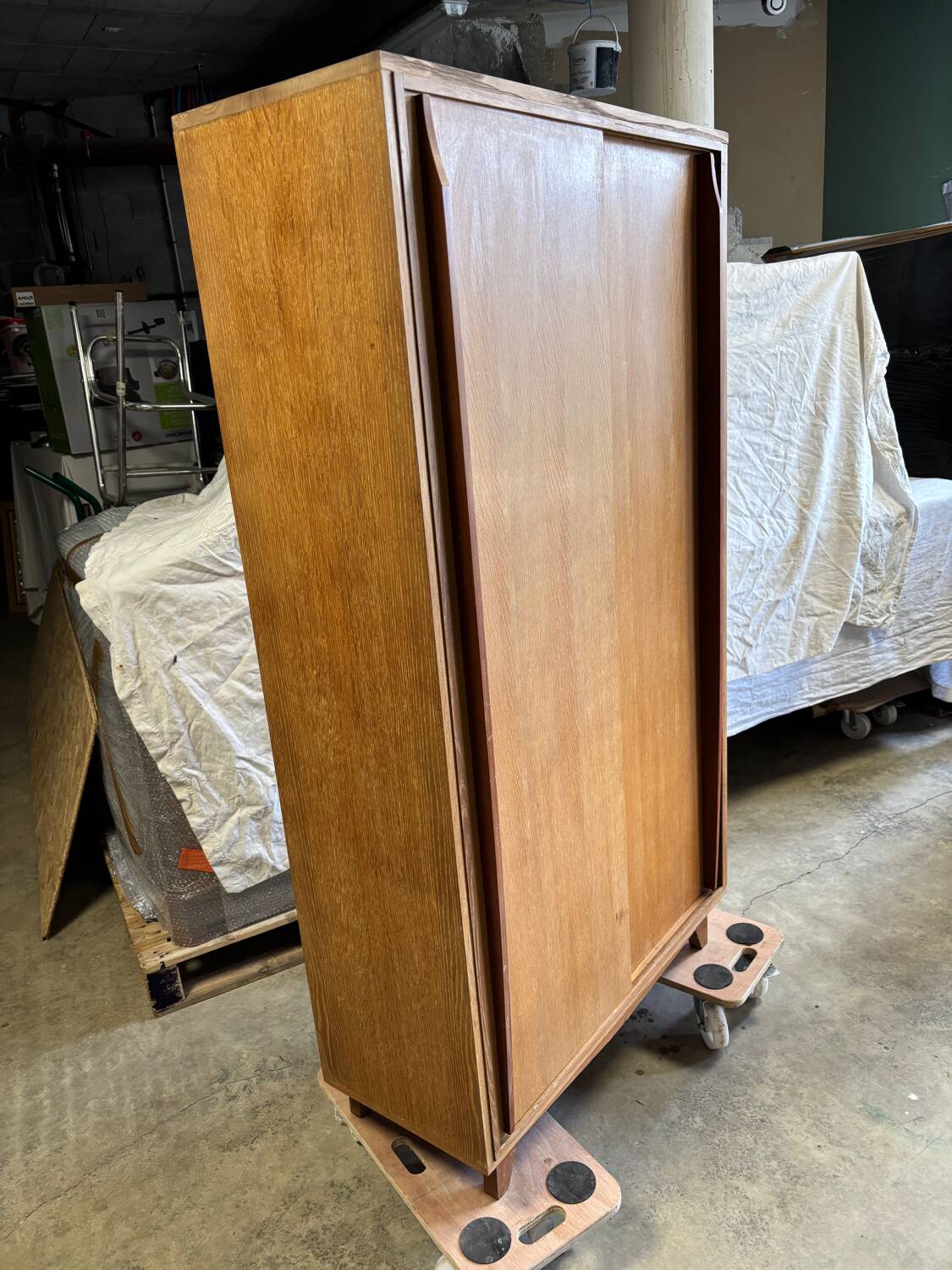 Armoire vintage