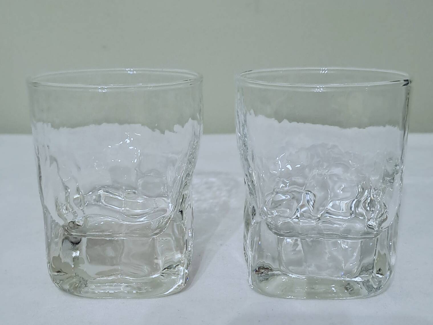 Set of 2 large whiskey glasses