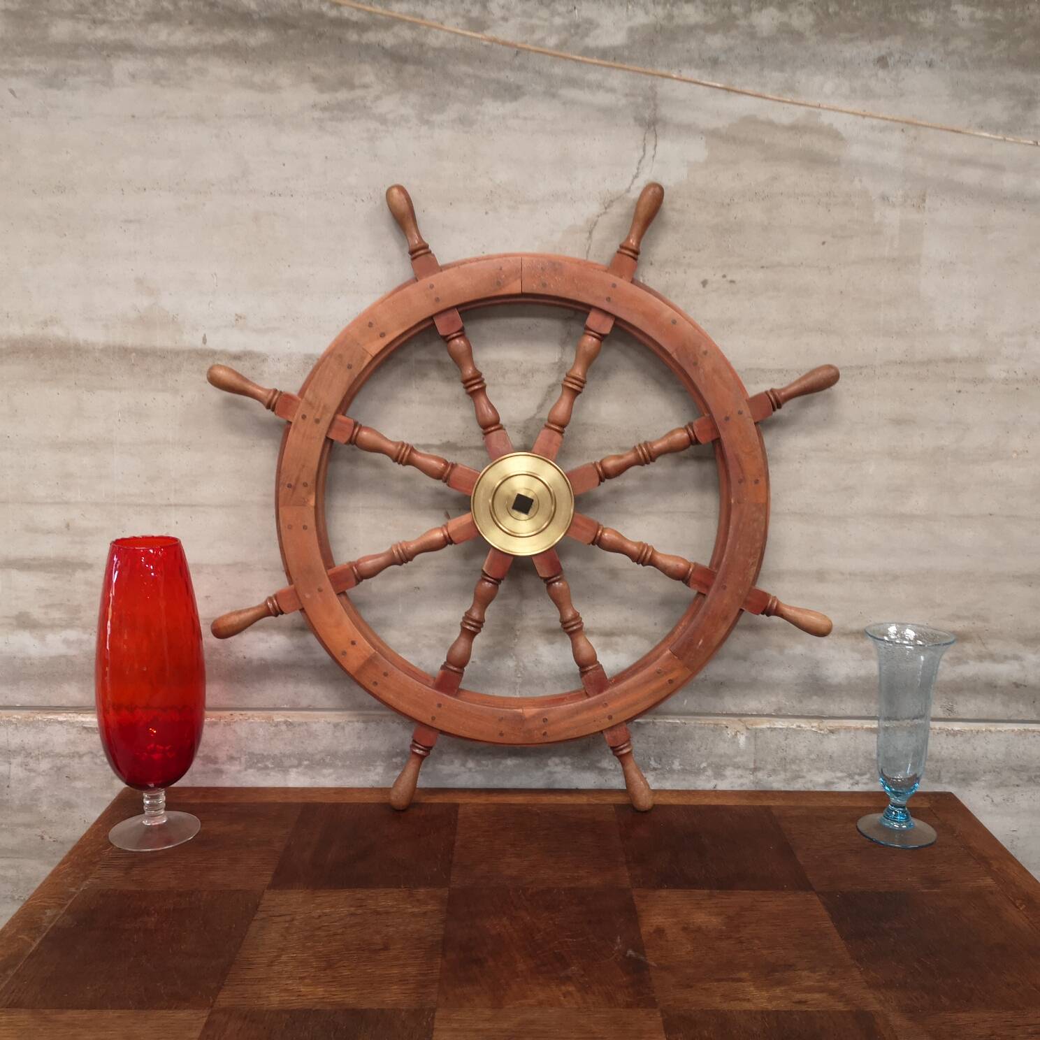 Roue barre de bateau noyer incrustation au centre laiton 8 prises vintage 1970