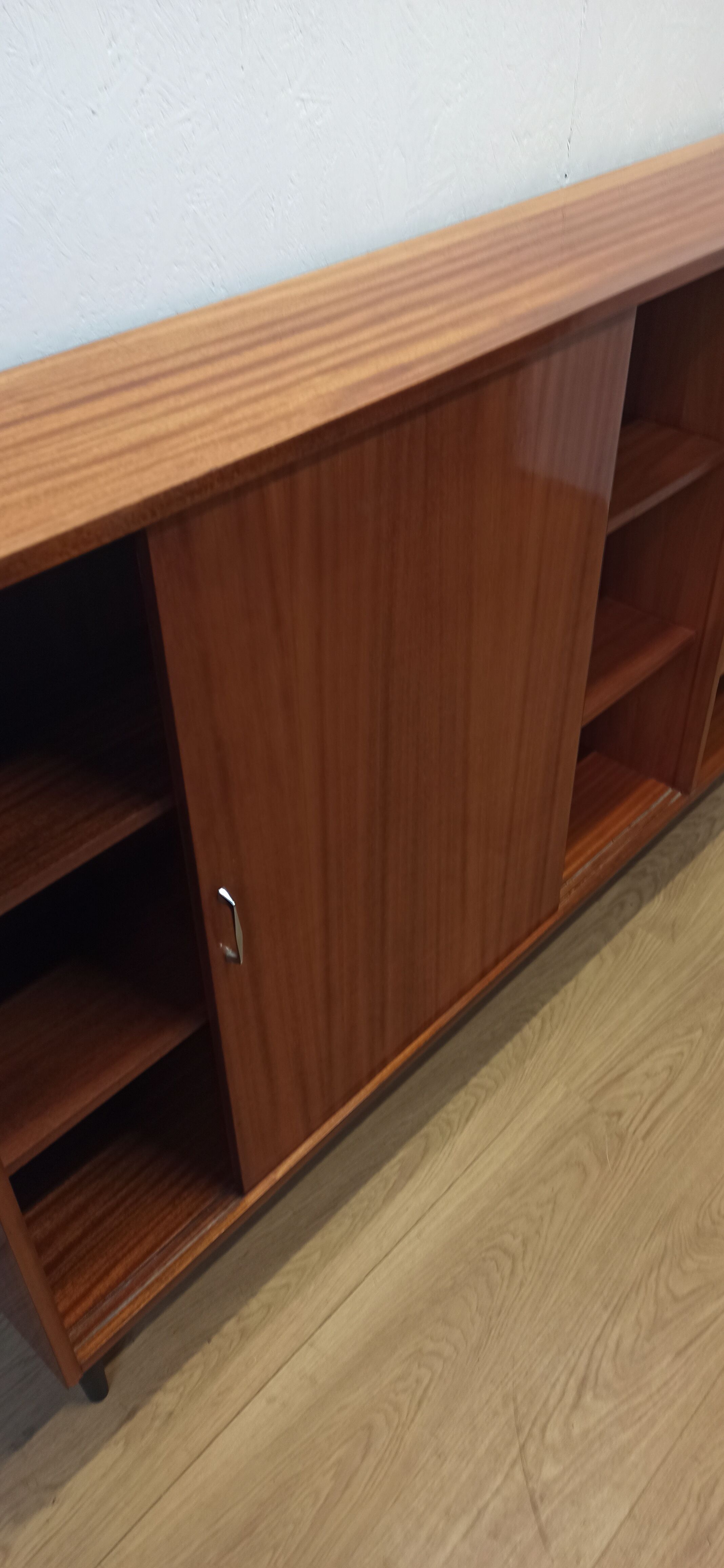 Buffet moderniste, des années 1970