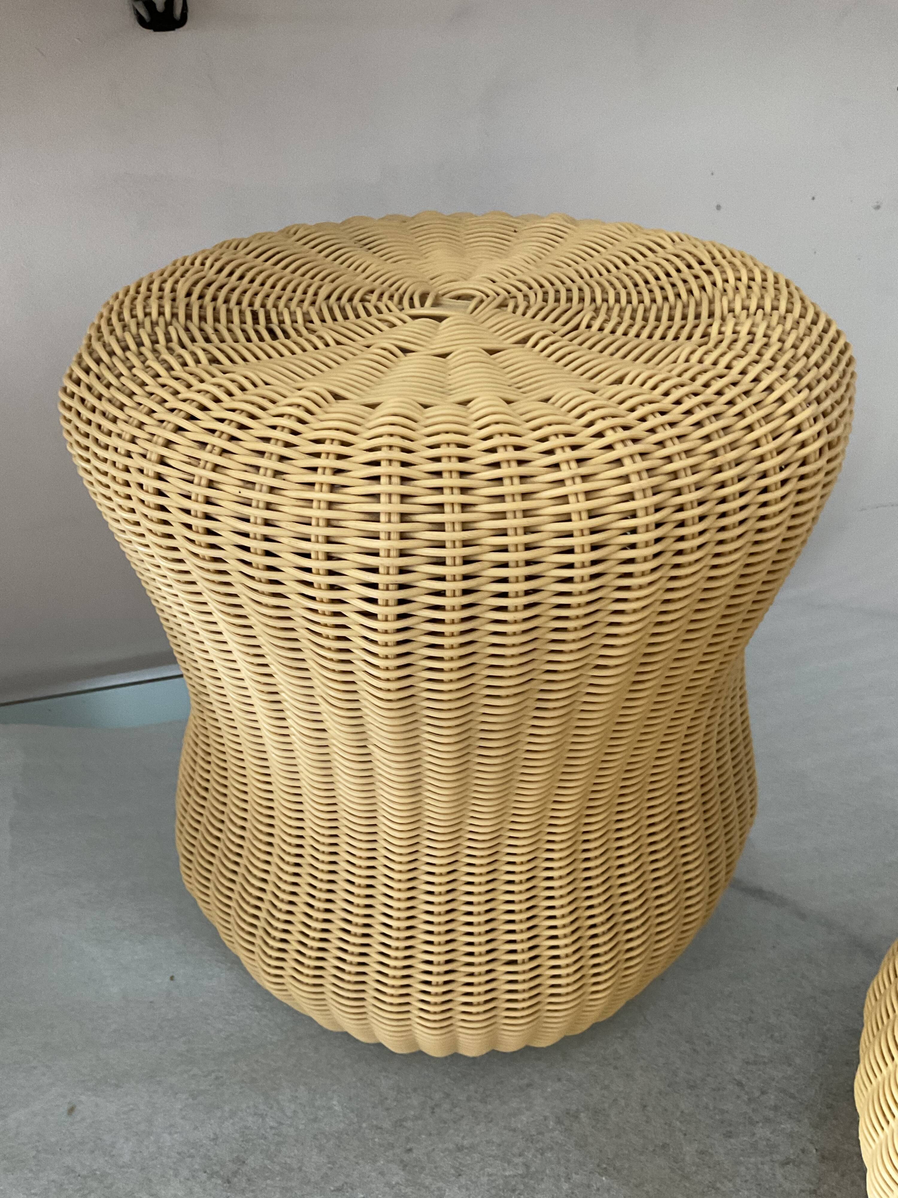 Series of 2 Scoubidou poufs from the 70s