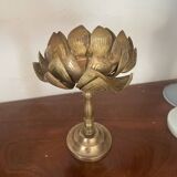 Set de deux anciens bougeoirs fleurs de lotus en laiton