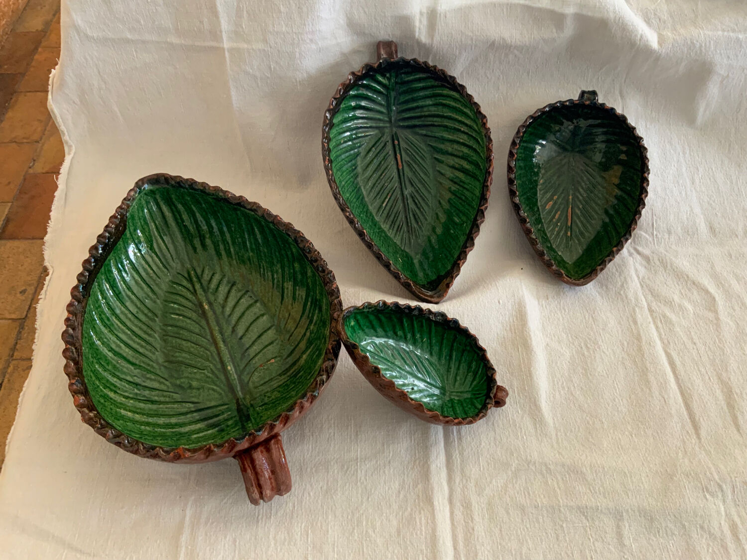 Artisanal salad bowls