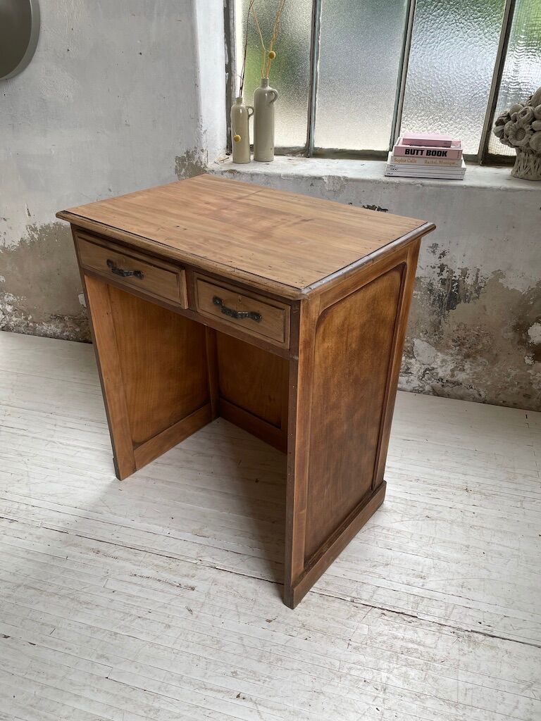 Oak trading post in early XXth century