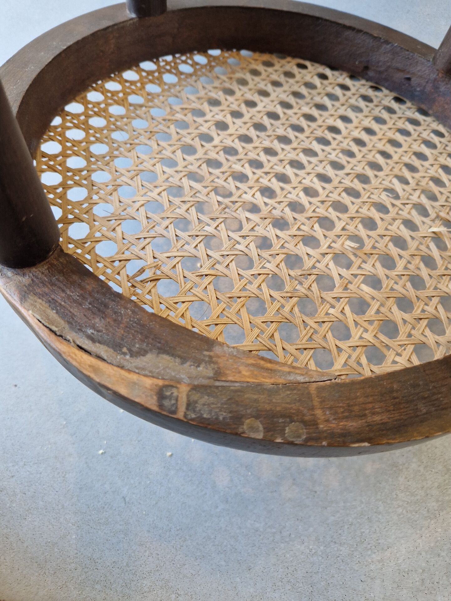 Lot De 2 Tabourets En Cannage Style Thonet