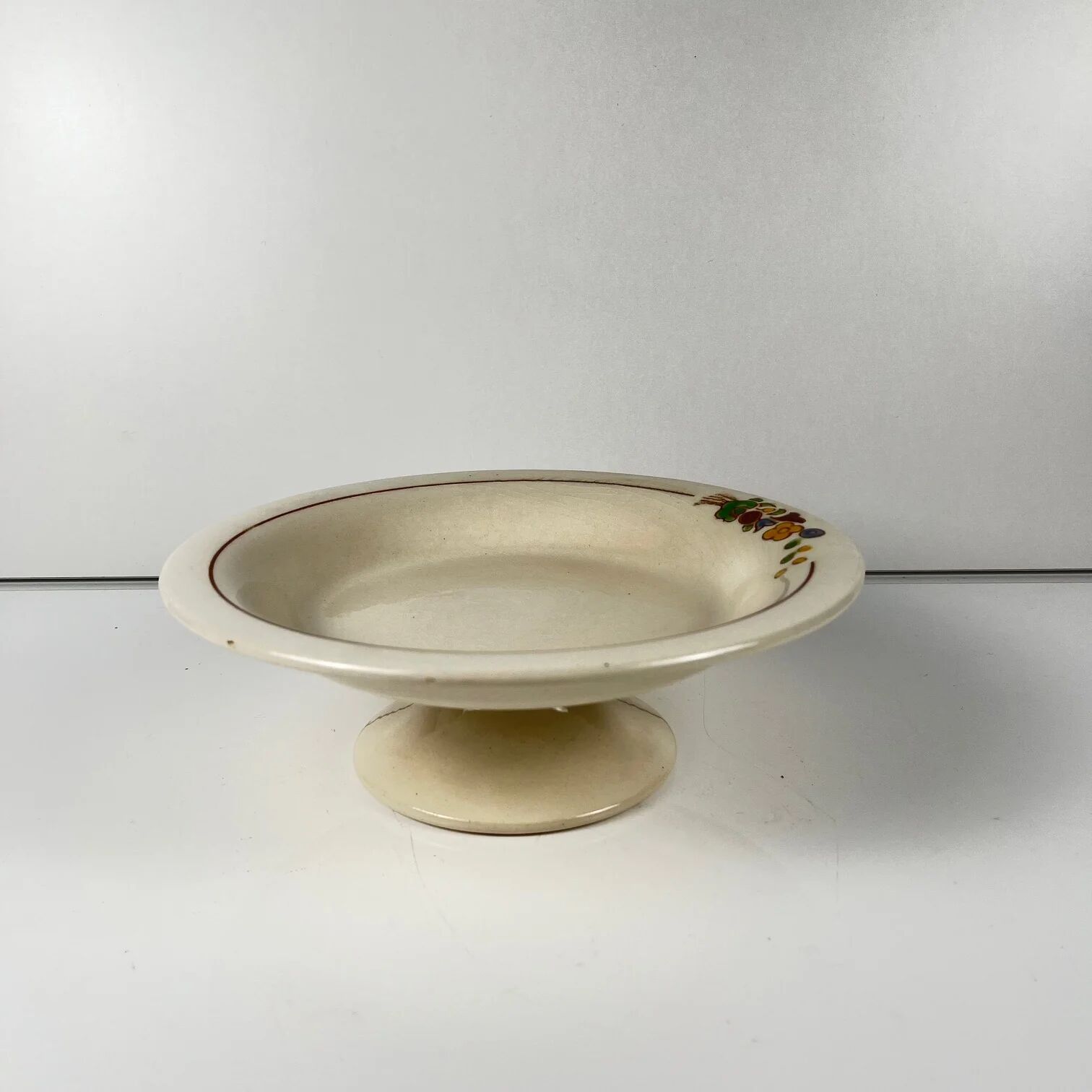 Longwy compote dish, early 20th century, floral decoration.