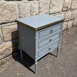Nightstand/bedside table/small chest of drawers
