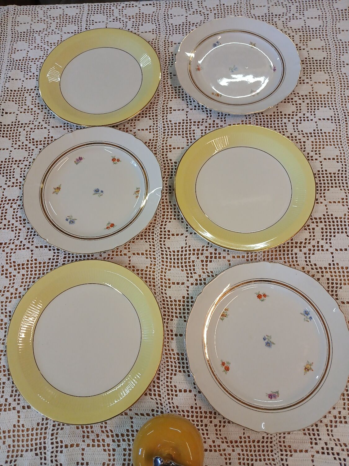 6 mismatched antique dinner plates