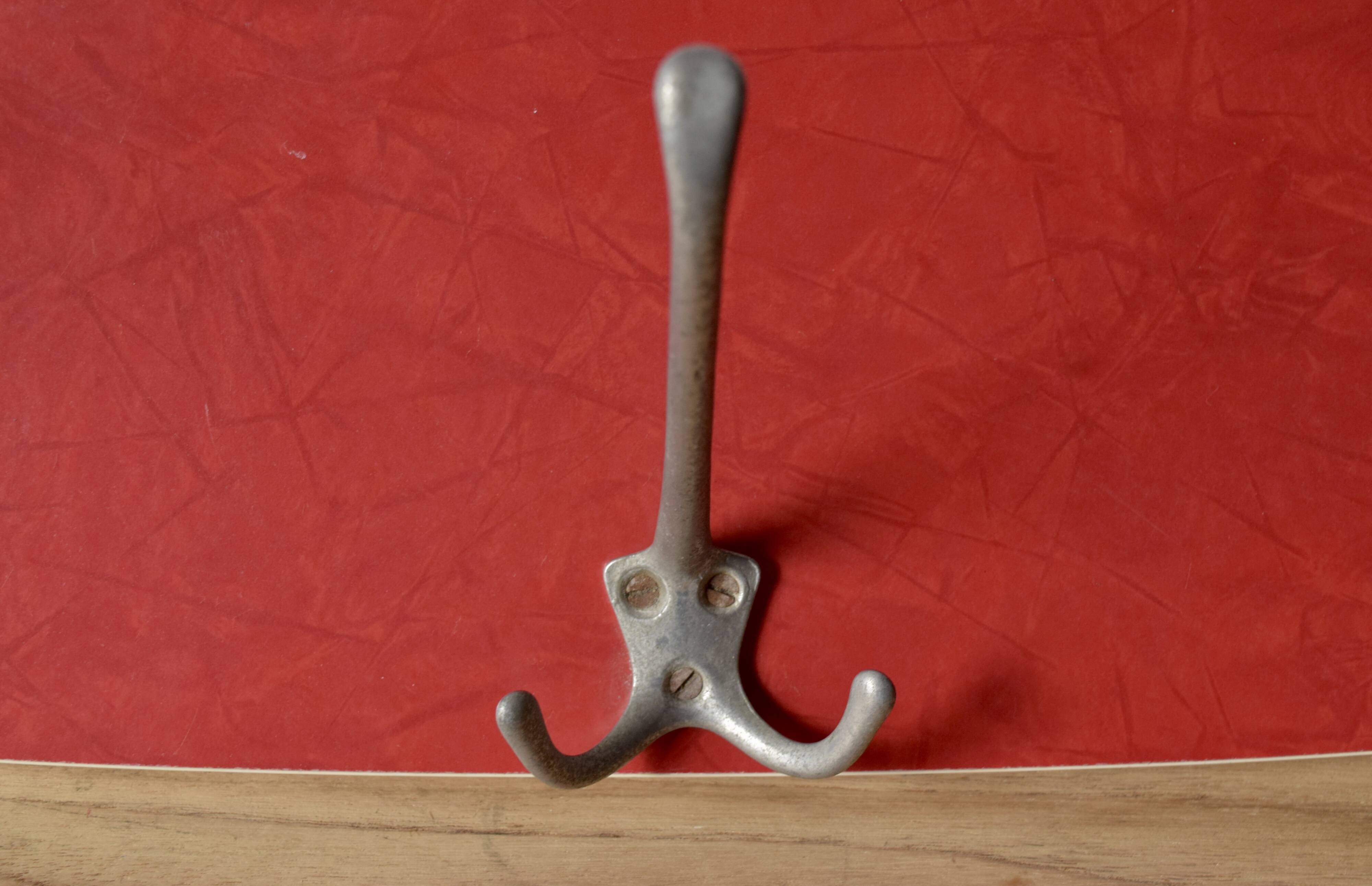 Vintage coat rack in red Formica - triple hook