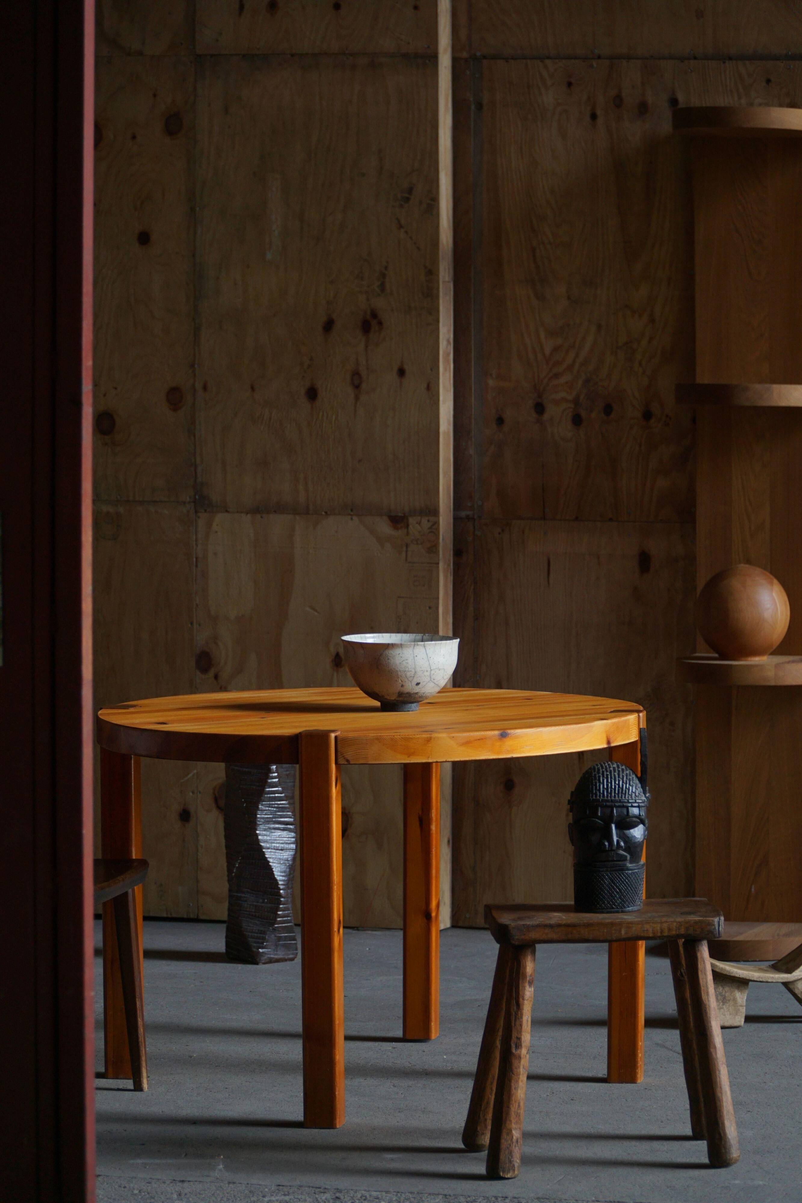 Mid-century Danish round dining table in solid pine, 1970s.