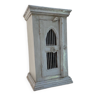 Meuble de rangement, buffet ancien en bois gris patiné