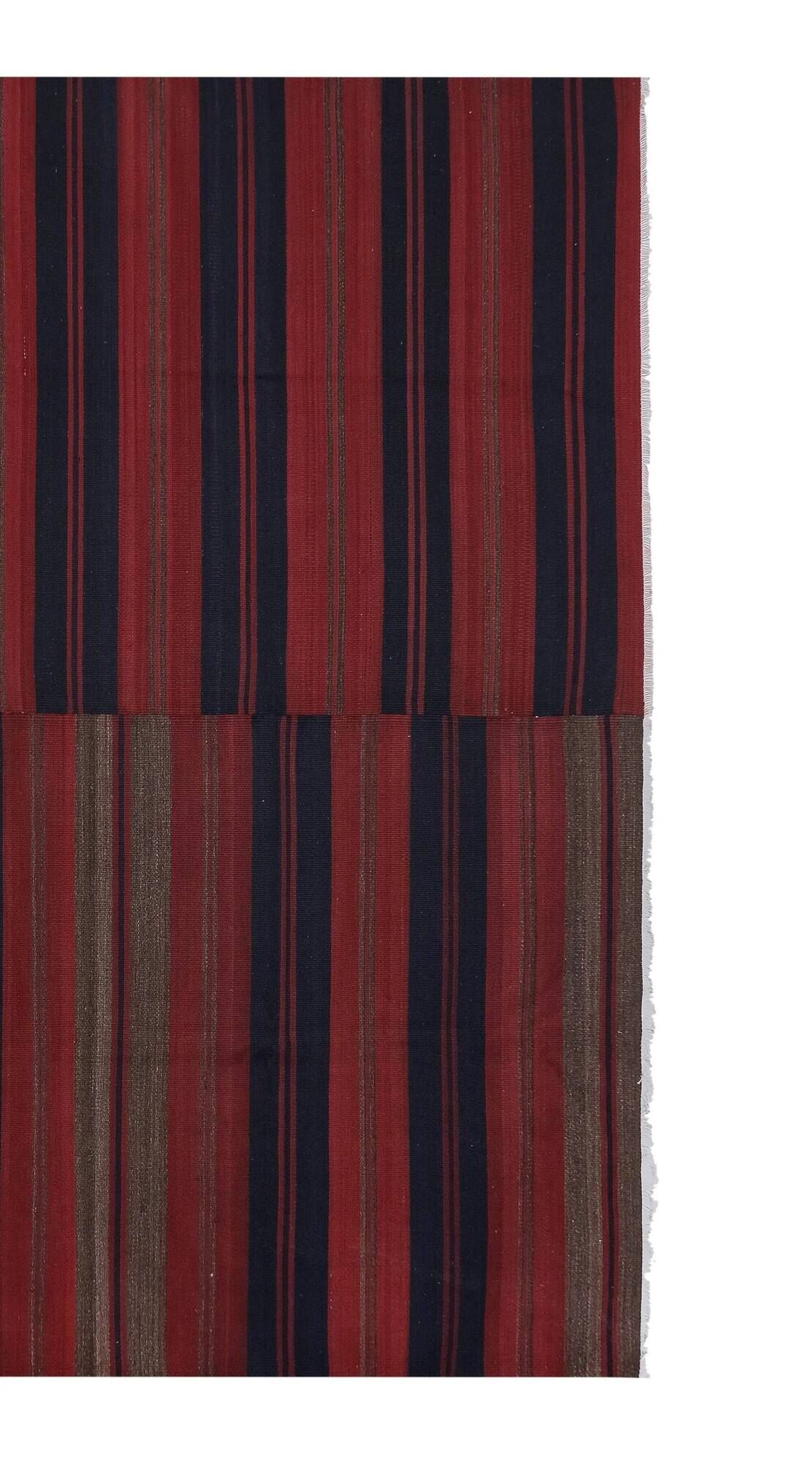 Vintage Turkish kilim, handwoven, 269x269 cm.