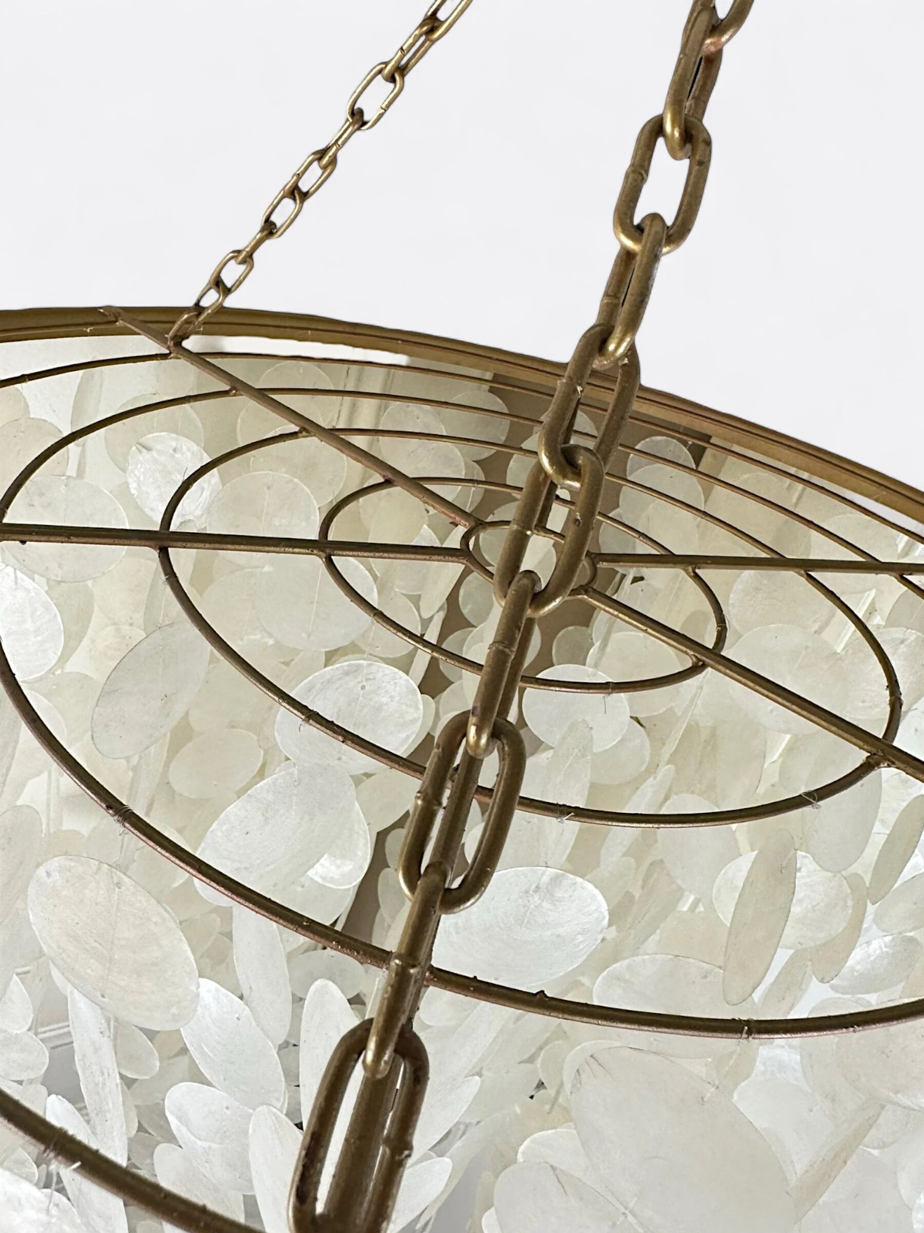 Balinese artisanal lustre in mother-of-pearl - Amber