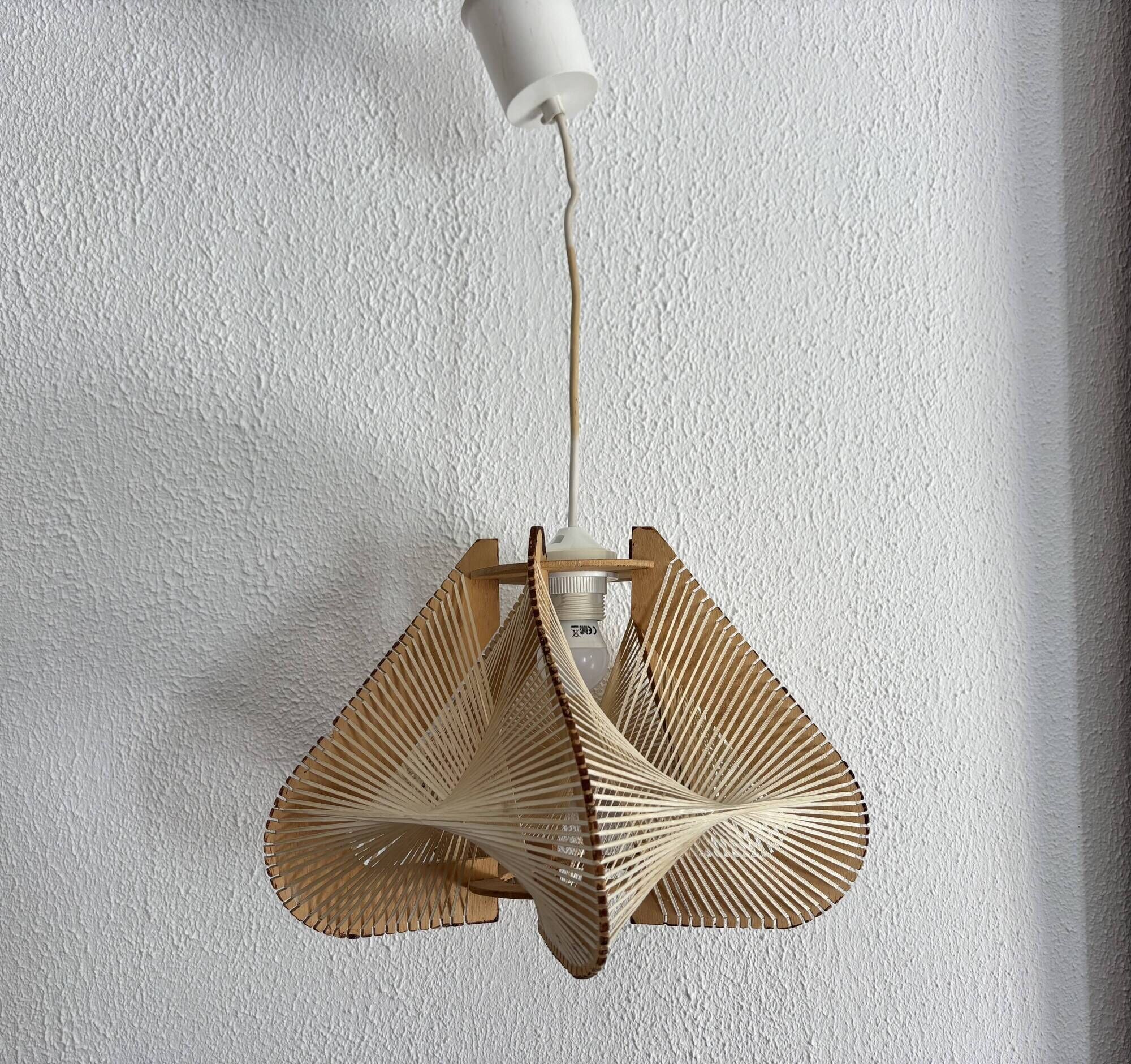 Vintage 1960s Scandinavian pendant light, wire and wood - 23 x 35 cm