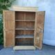 Armoire en bois naturel