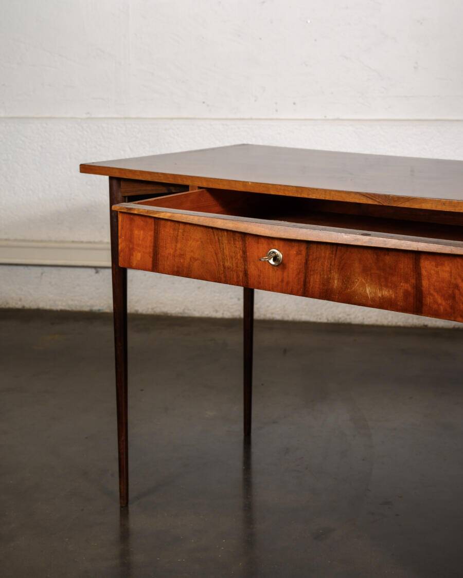 Large desk in walnut burl