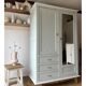 Armoire parisienne