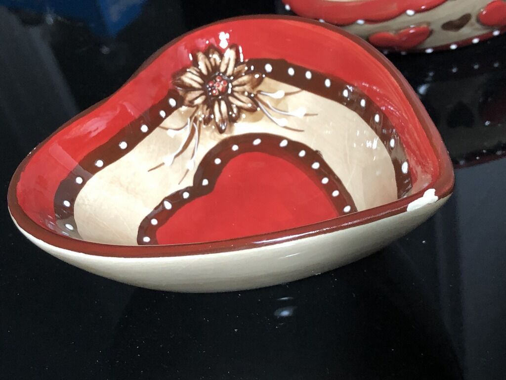 6 heart-shaped ramekins