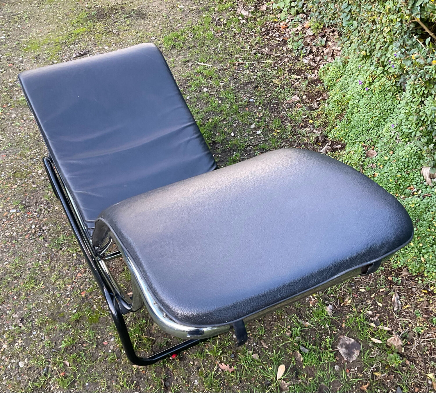 Italian lounge chair from the 1980s.