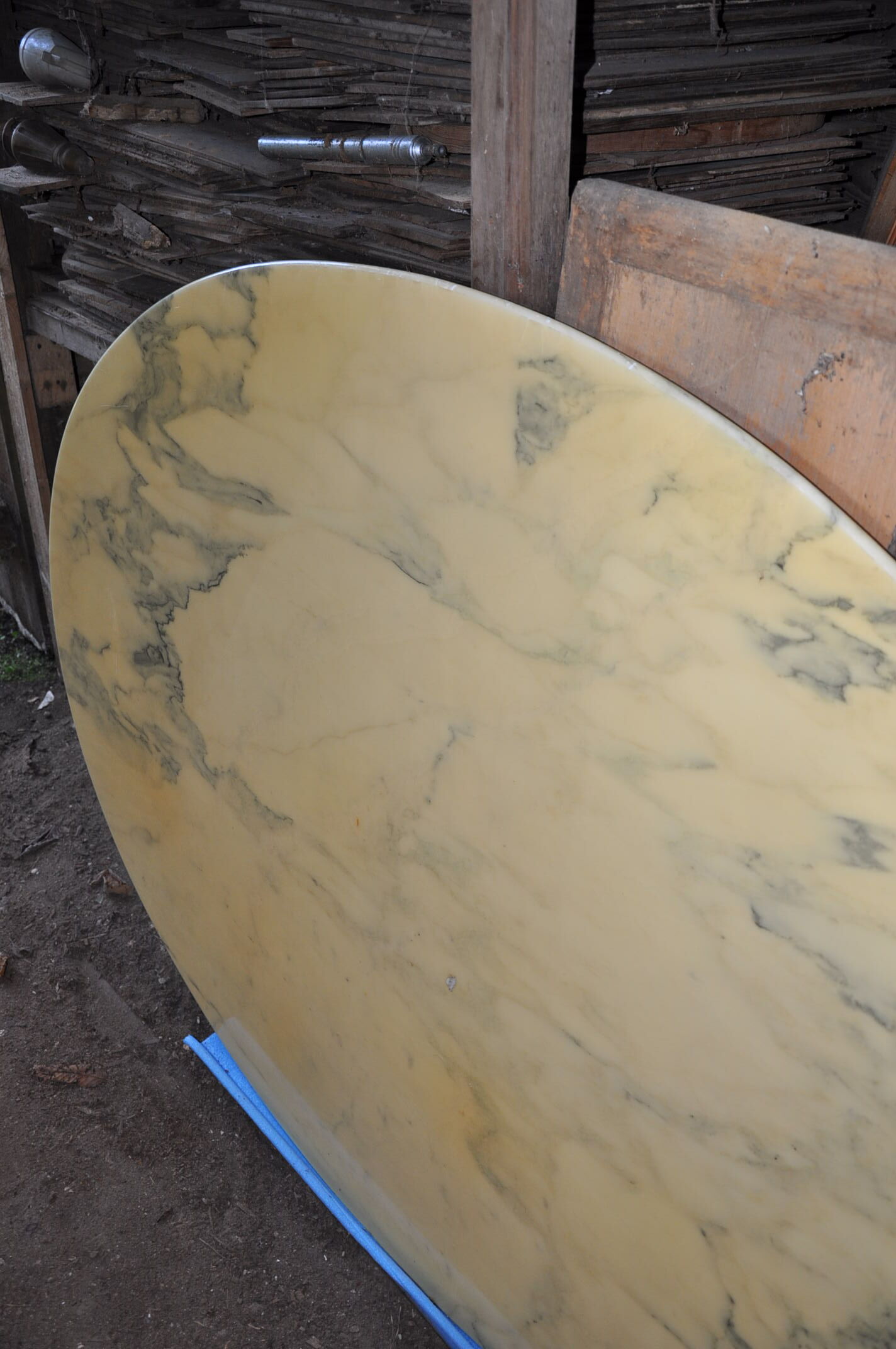 Meal table, oval, marble, 70