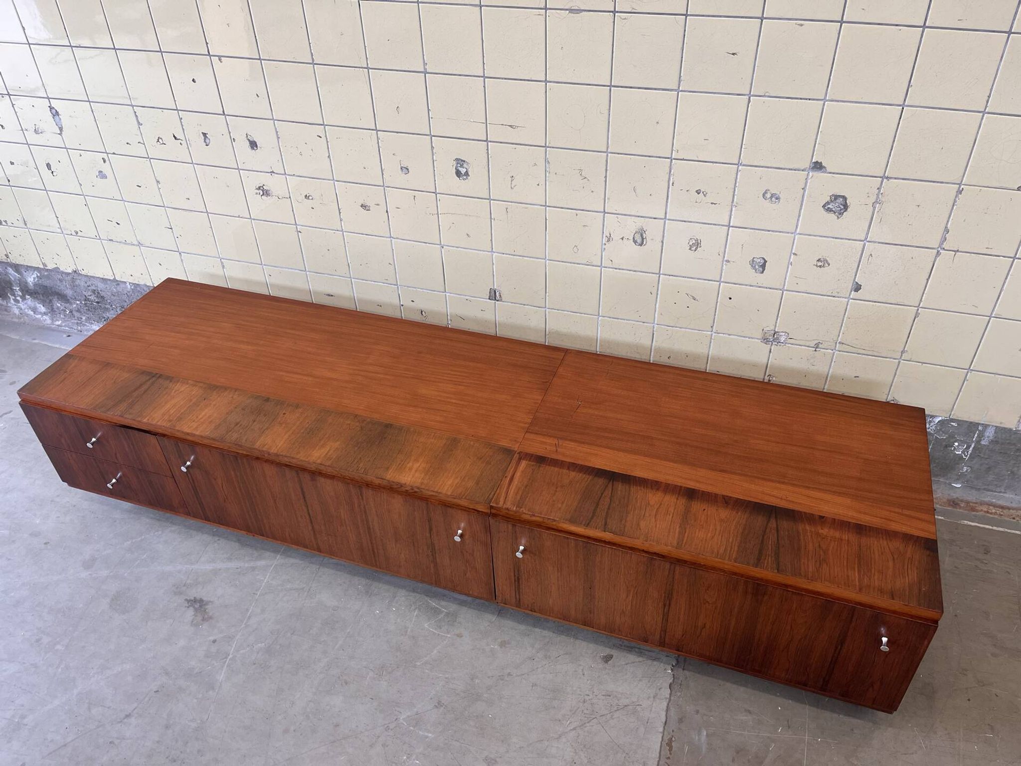 Meuble bas en palissandre vintage