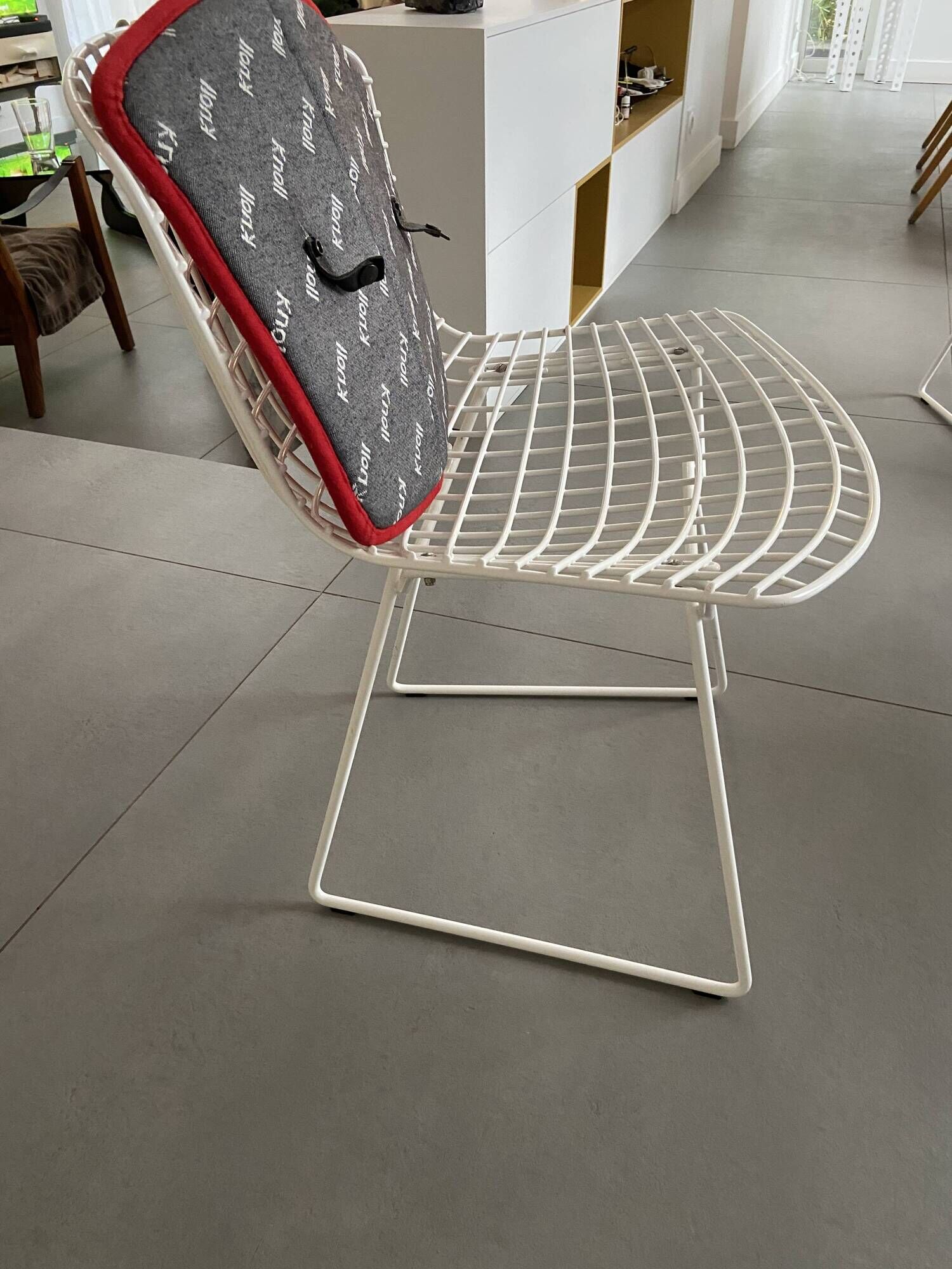 Bertoia Knoll chair with original red Knoll cushion in perfect condition.