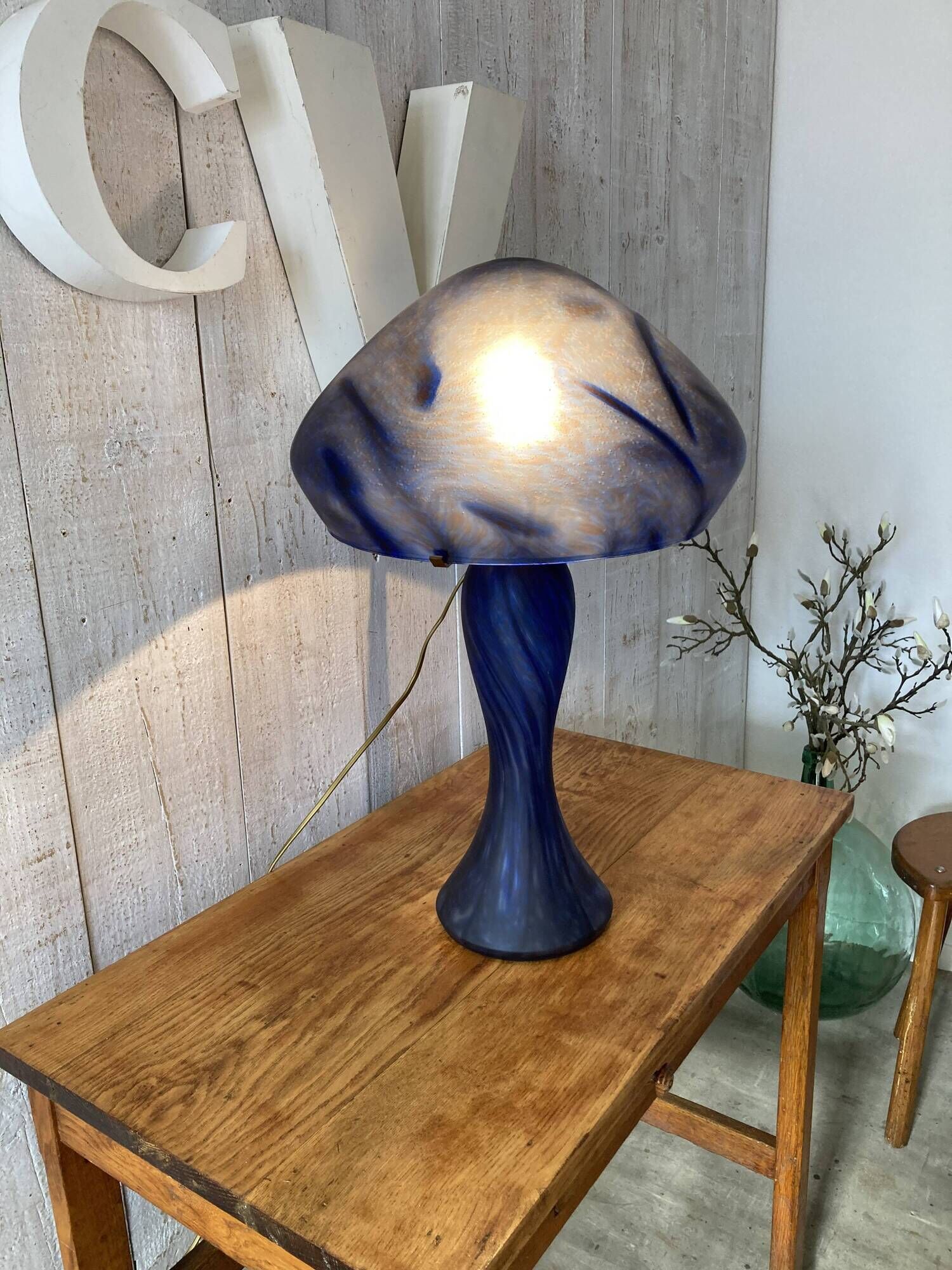 Mushroom lamp