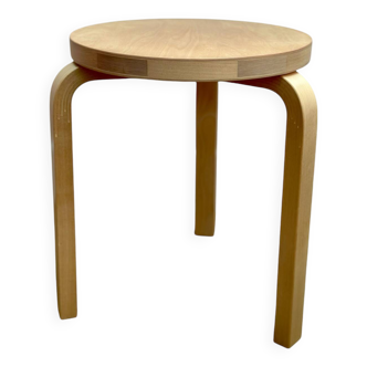 Tabouret Alvar Aalto 60 en contreplaqué de bouleau par Artek