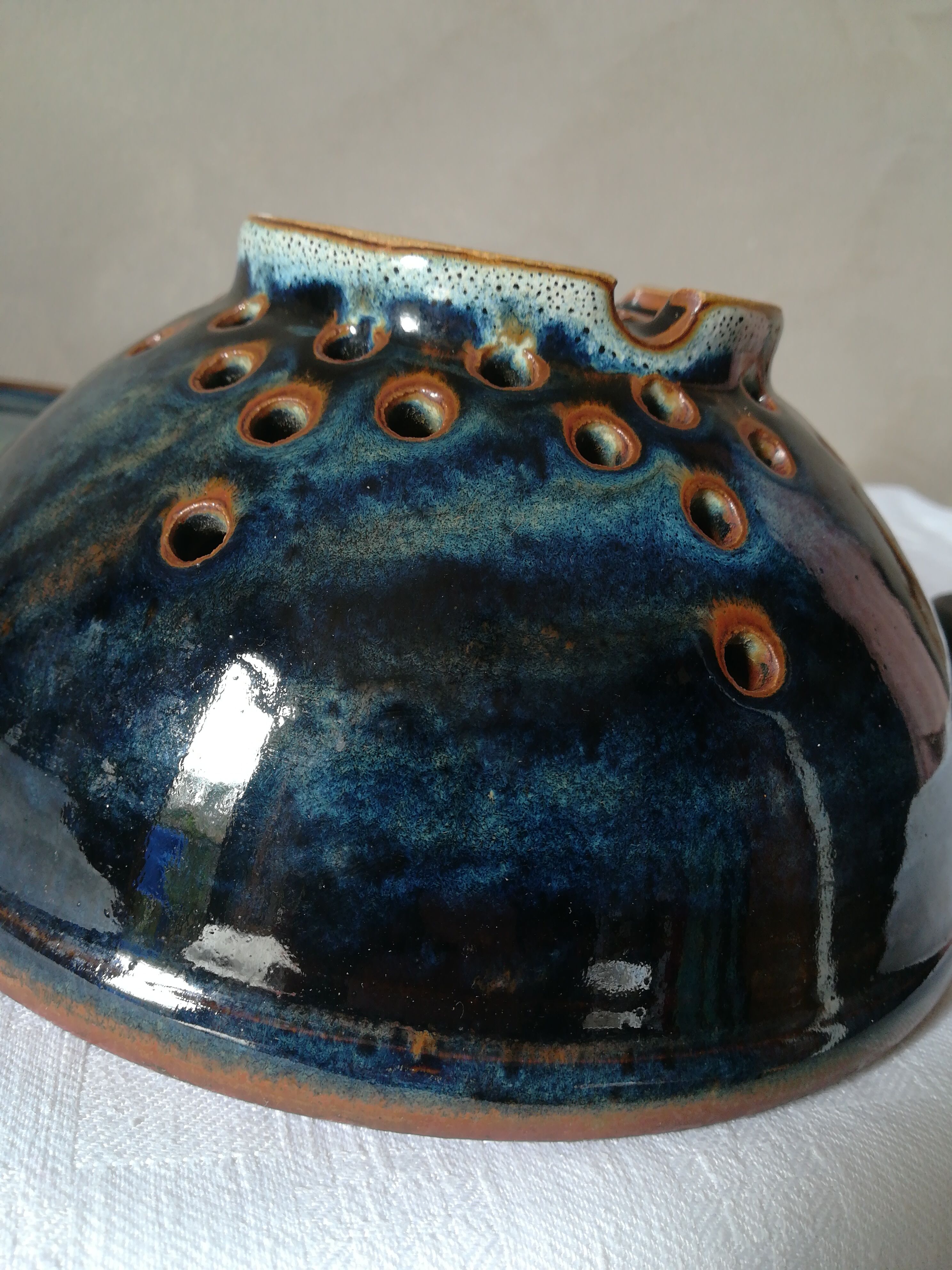 Ceramic strawberry cup