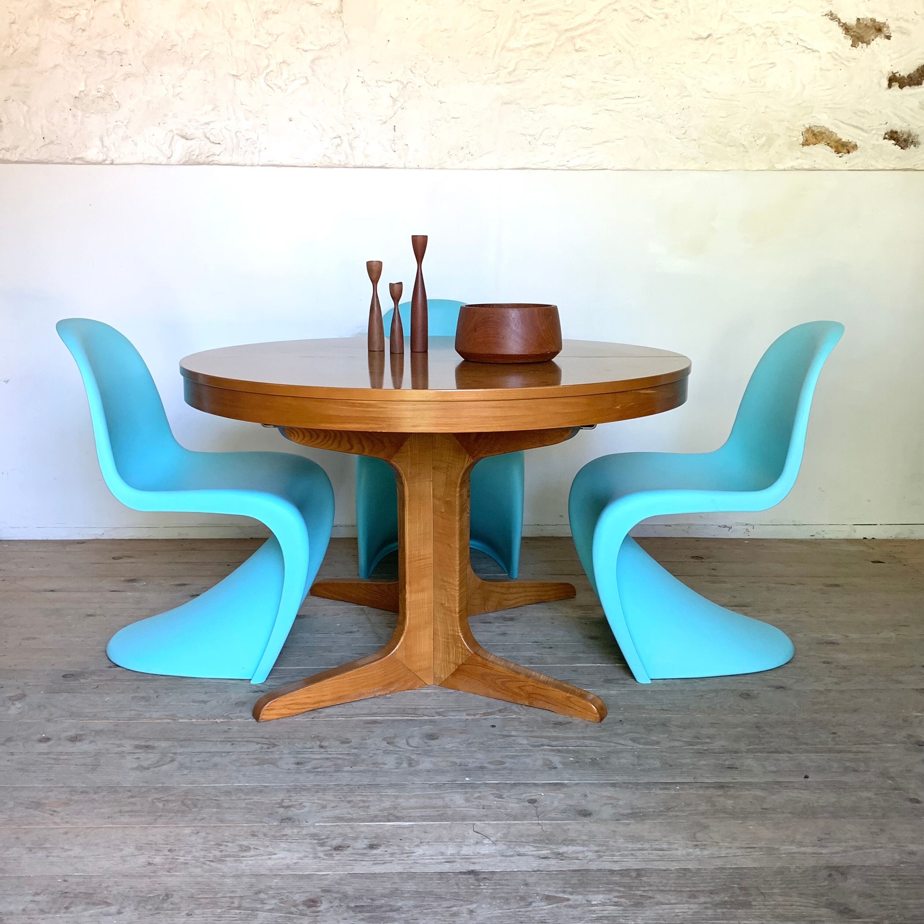 Round Scandinavian table Baumann vintage central foot star