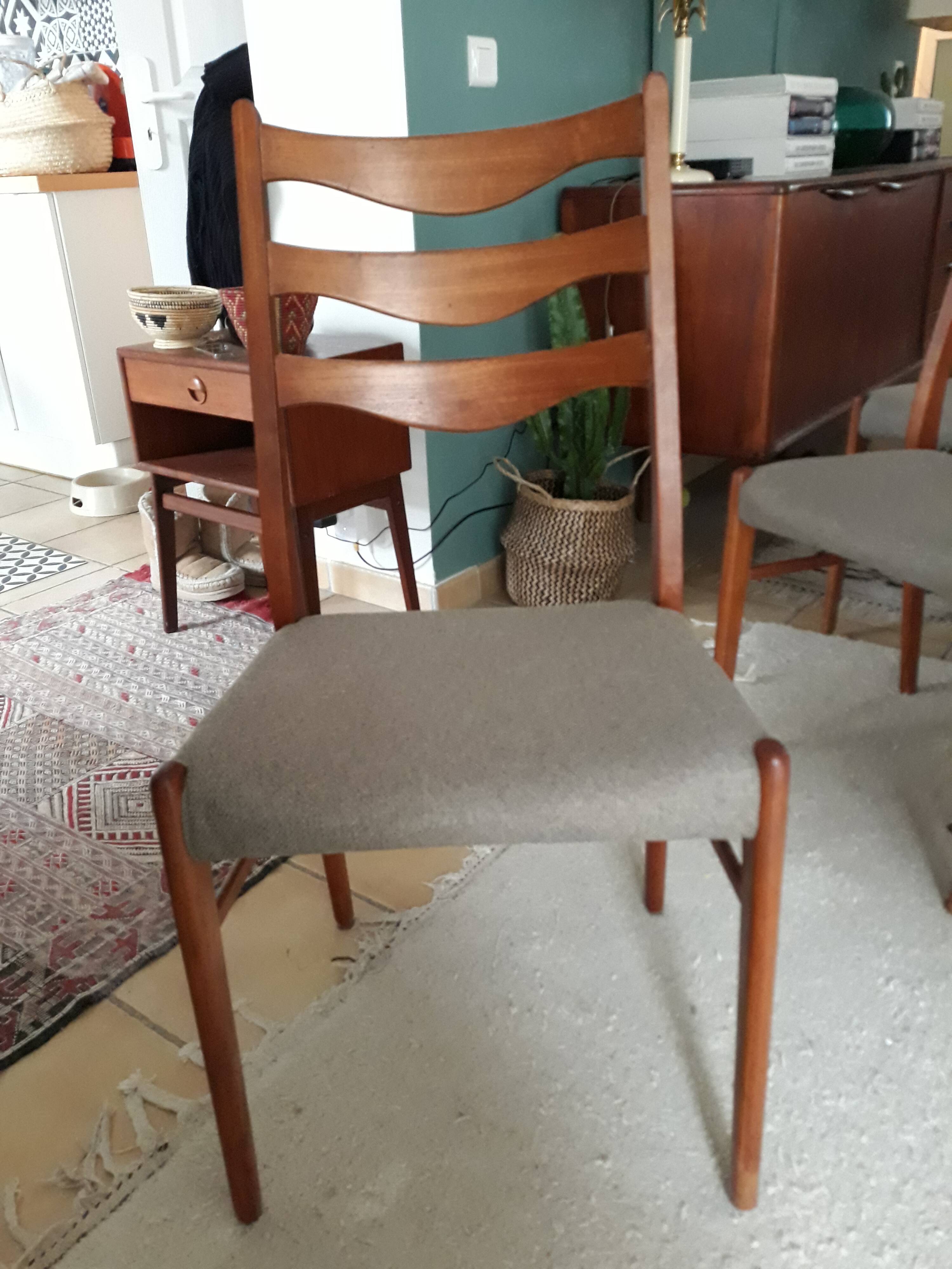 Set of 8 chairs Danish teak Arne Wahl Iversen