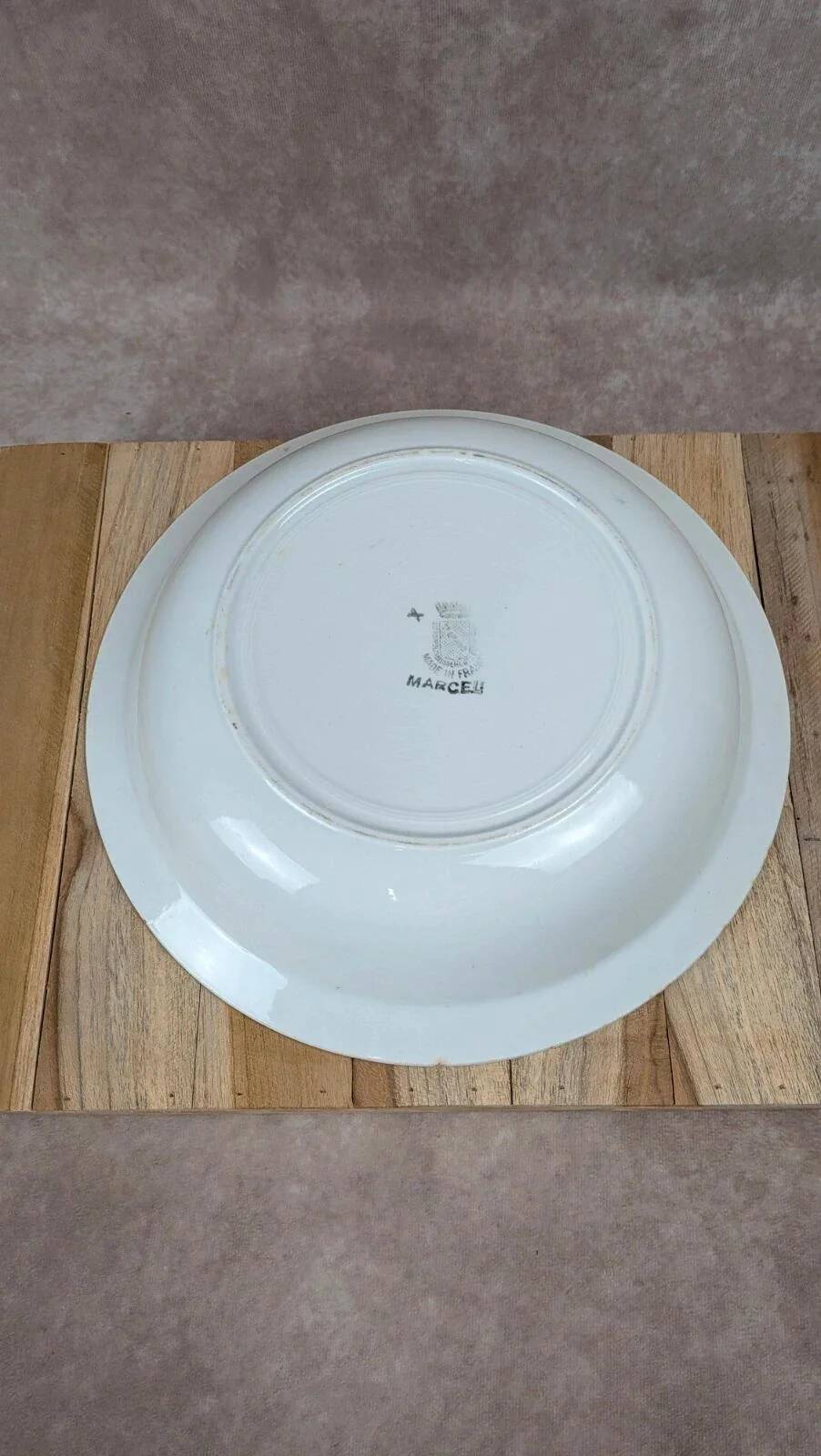 Shallow round plate Saint-Amand model Marcel