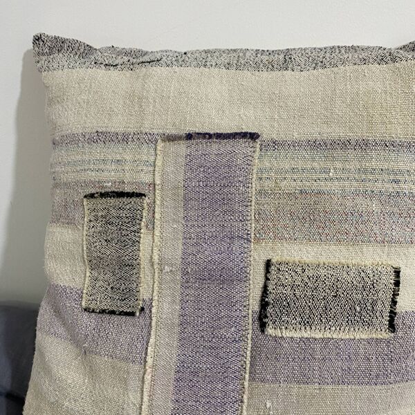 Coussin en toile ancienne style Kilim