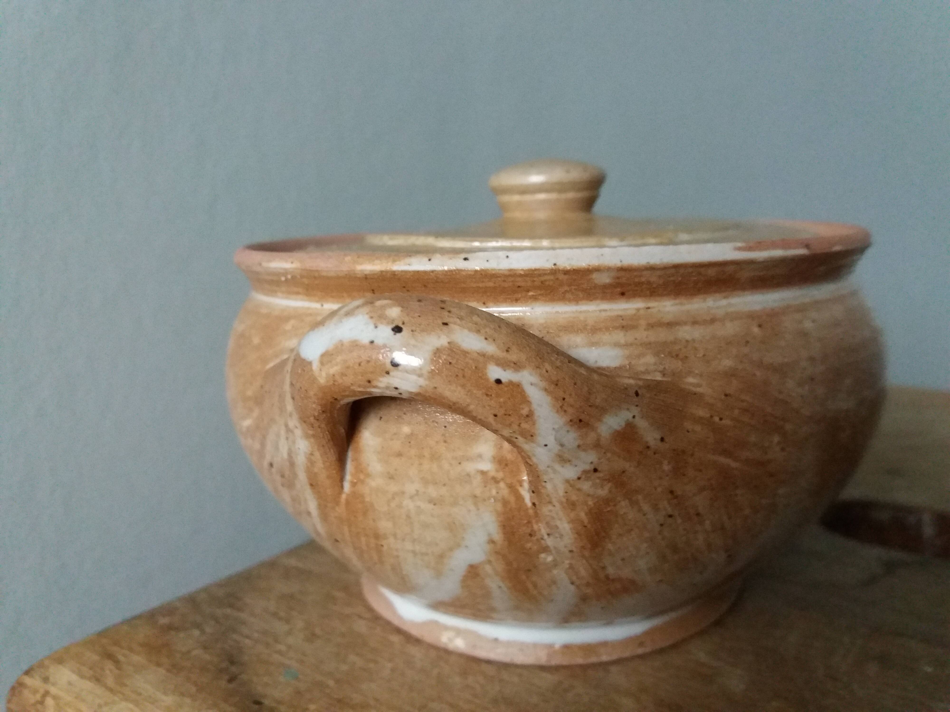 Covered sugar bowl in Puisaye stoneware
