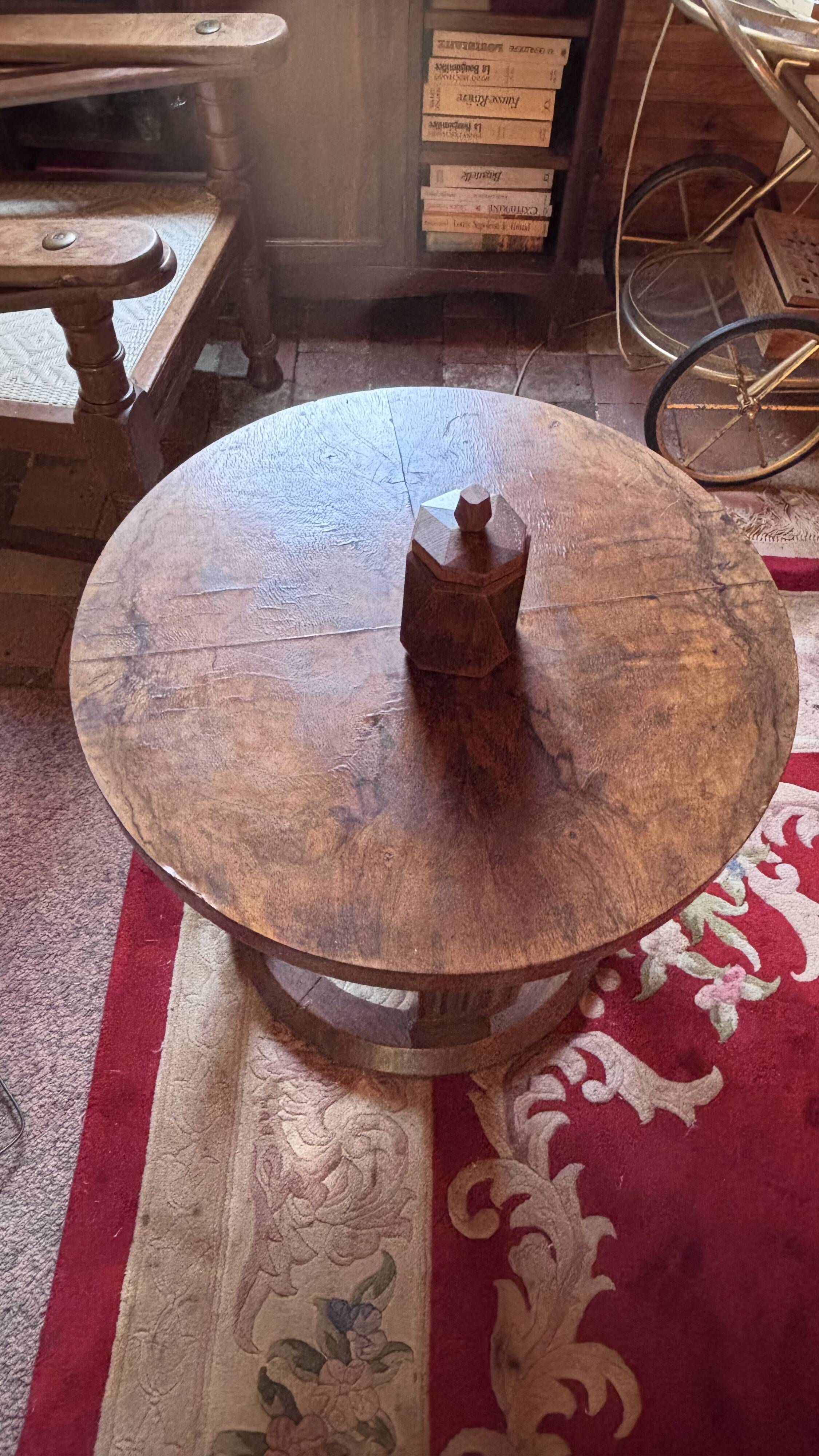 Round Art Deco coffee table in solid oak – 1930s-40s