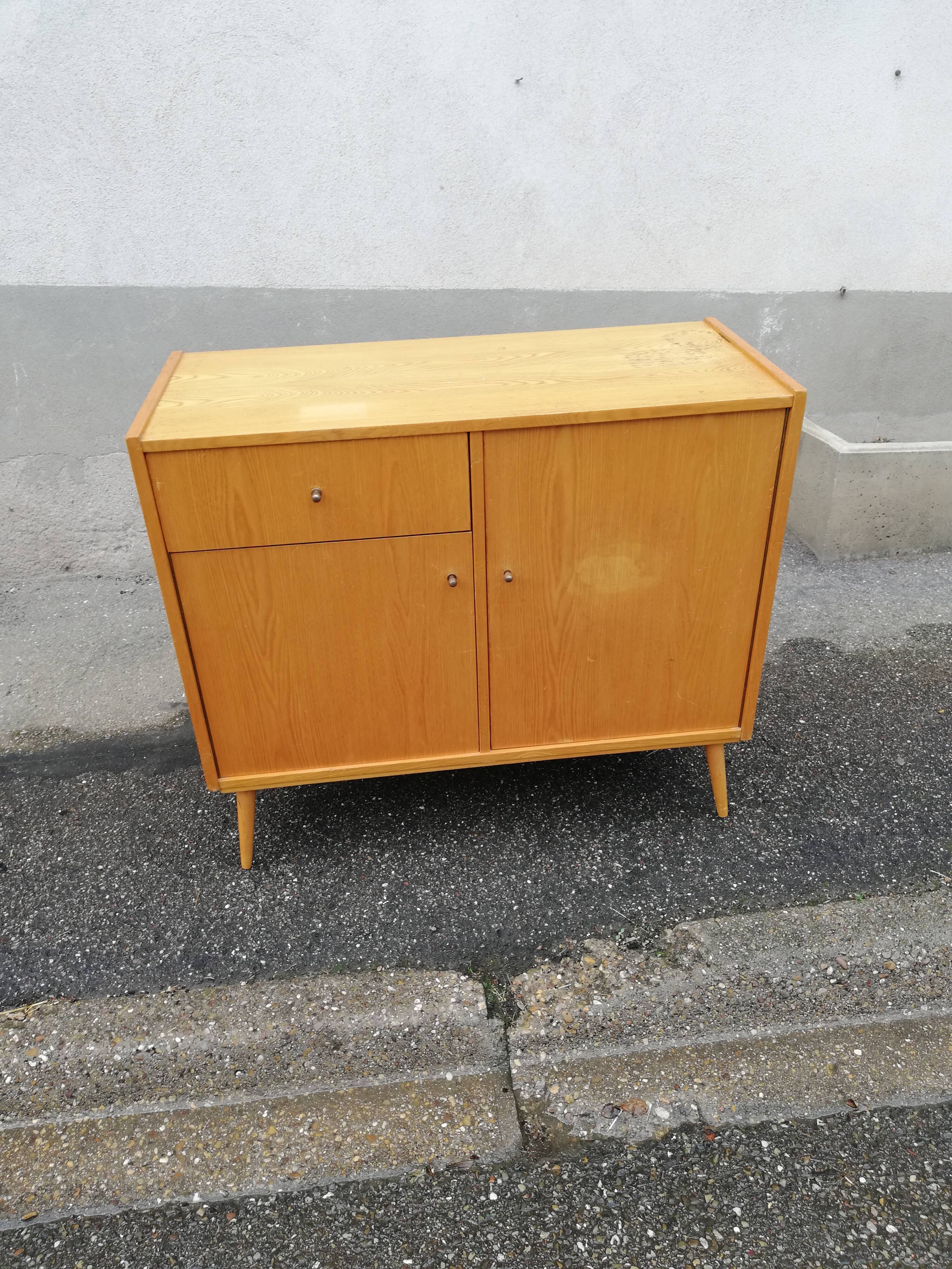 Vintage buffet 2 doors 1 light wood drawer