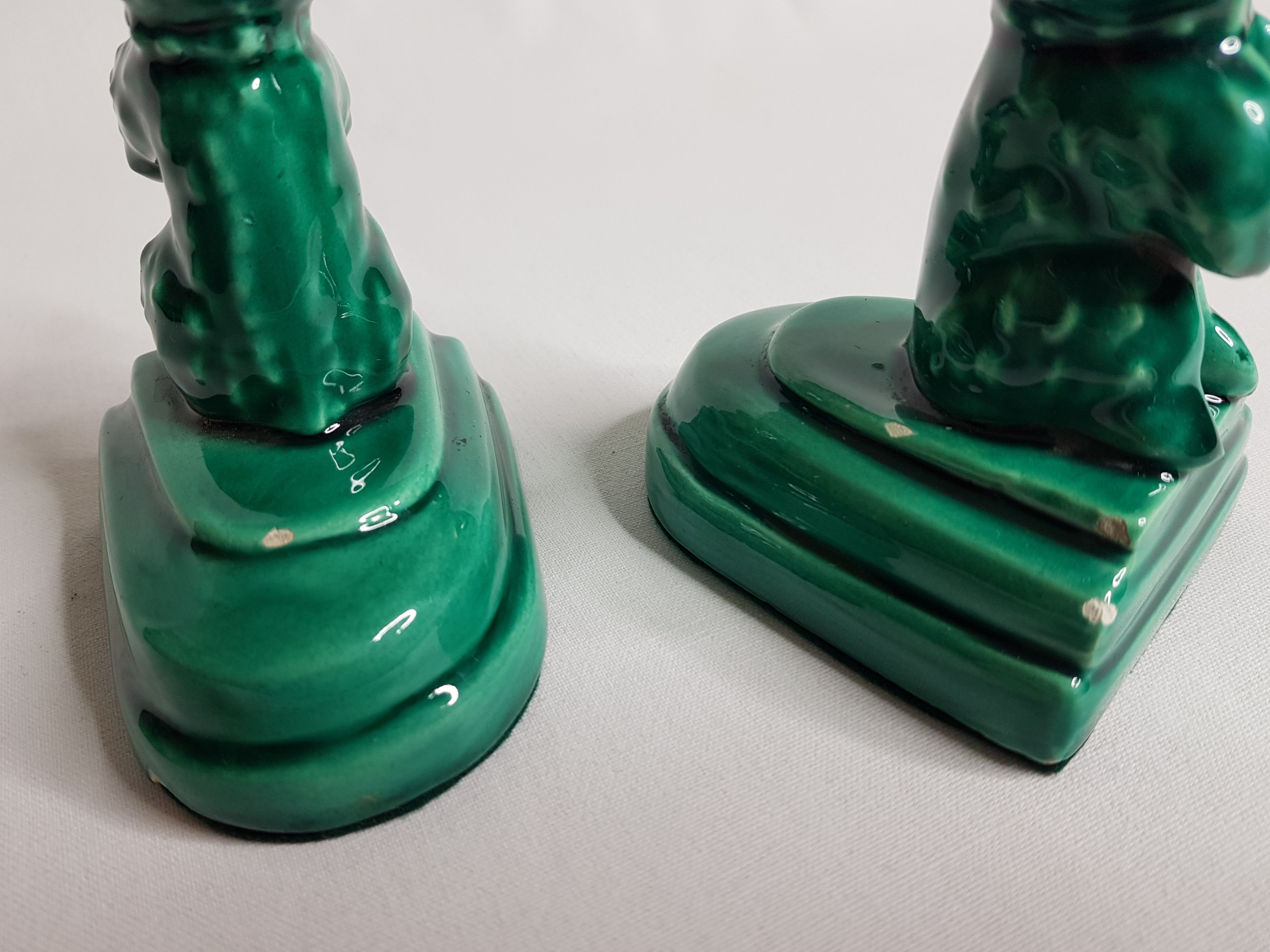 Pair of dog-shaped dog-shaped art deco dogs in green dabbling