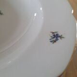 8 vintage soup plates