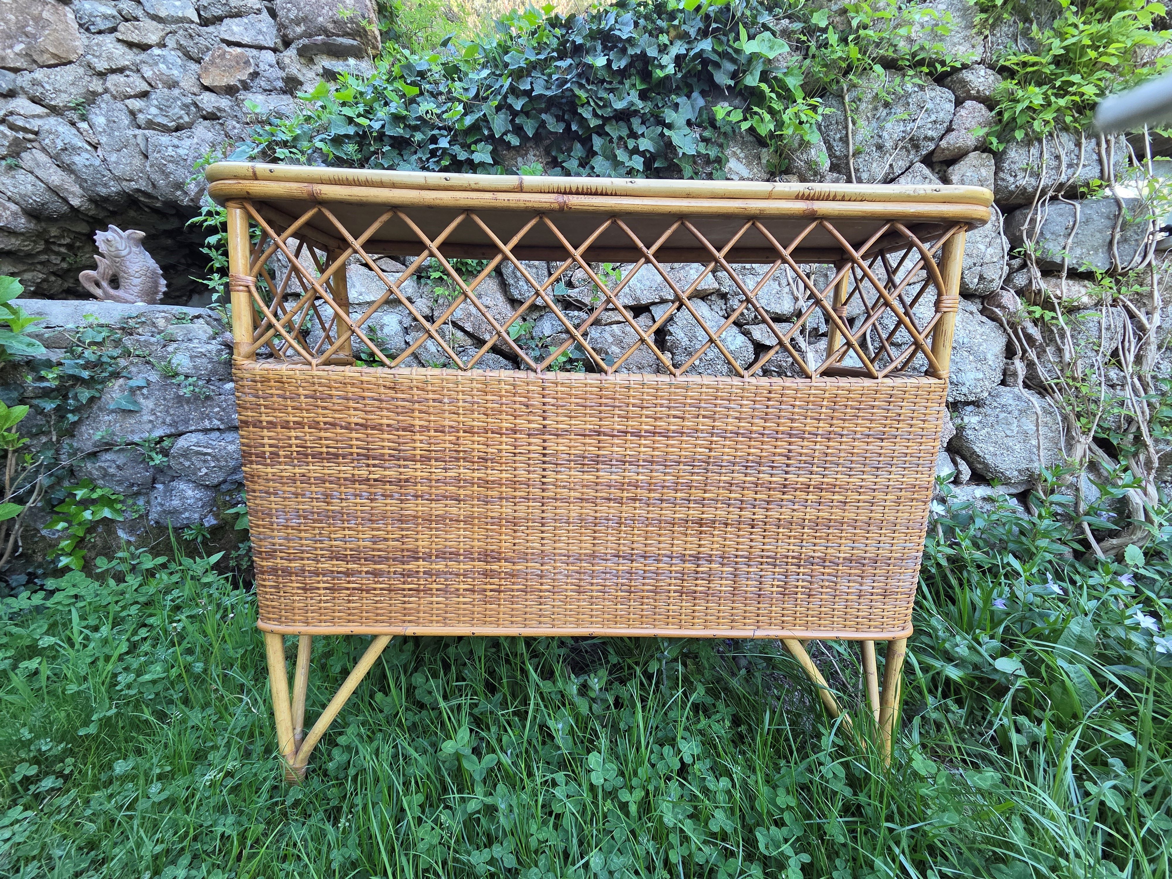 Vintage wicker bar stool set