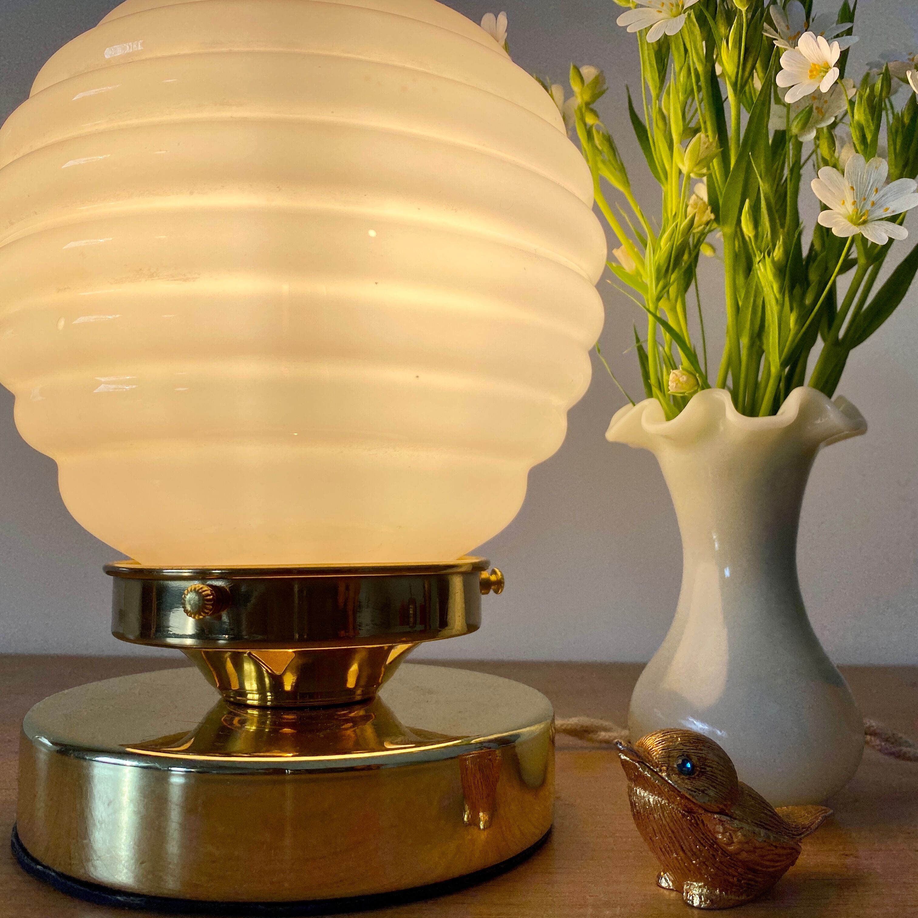 Vintage globe table lamp in pink opaline