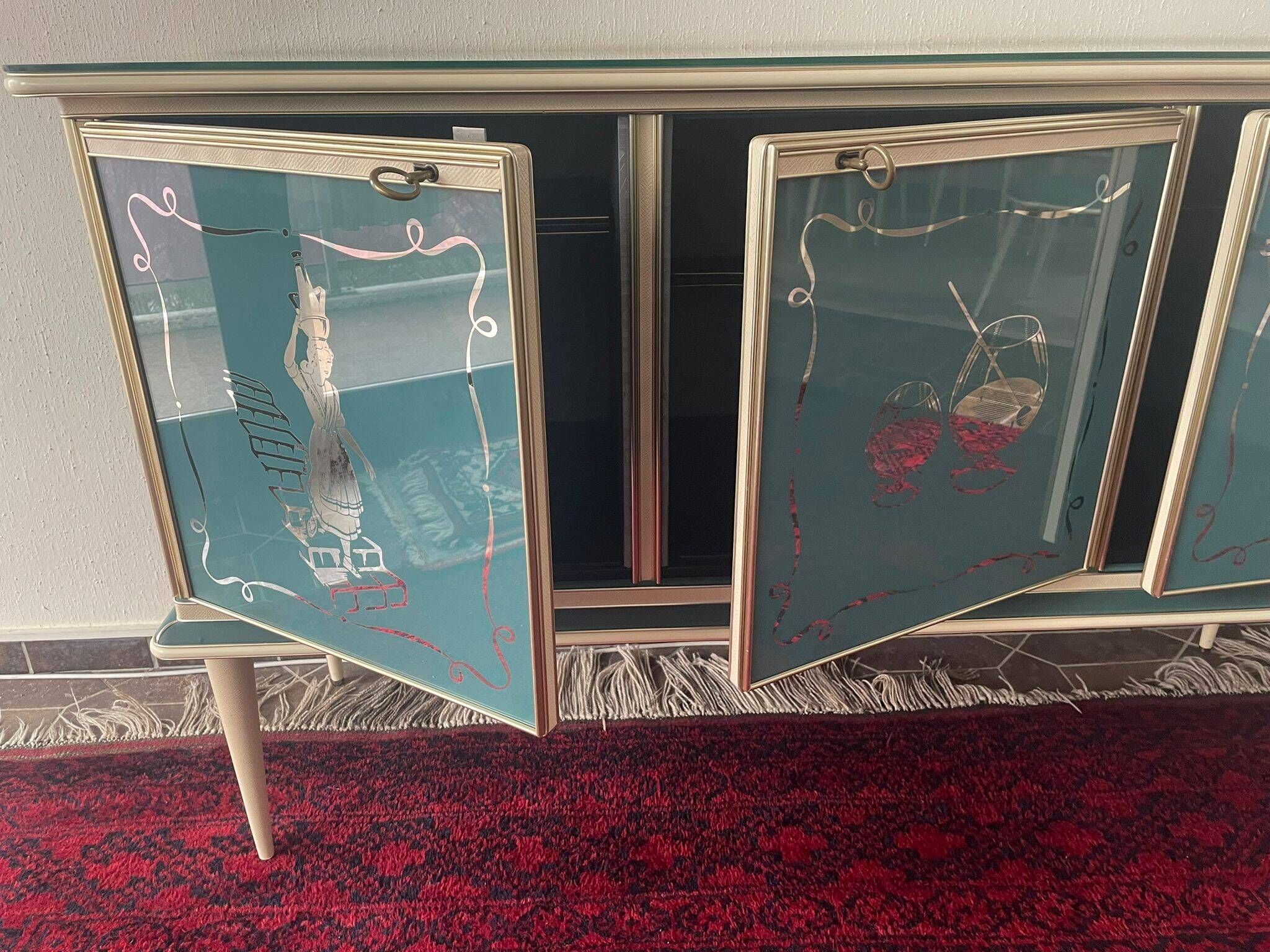 Umberto Mascagni pour Harrods Londres — Buffet trois portes