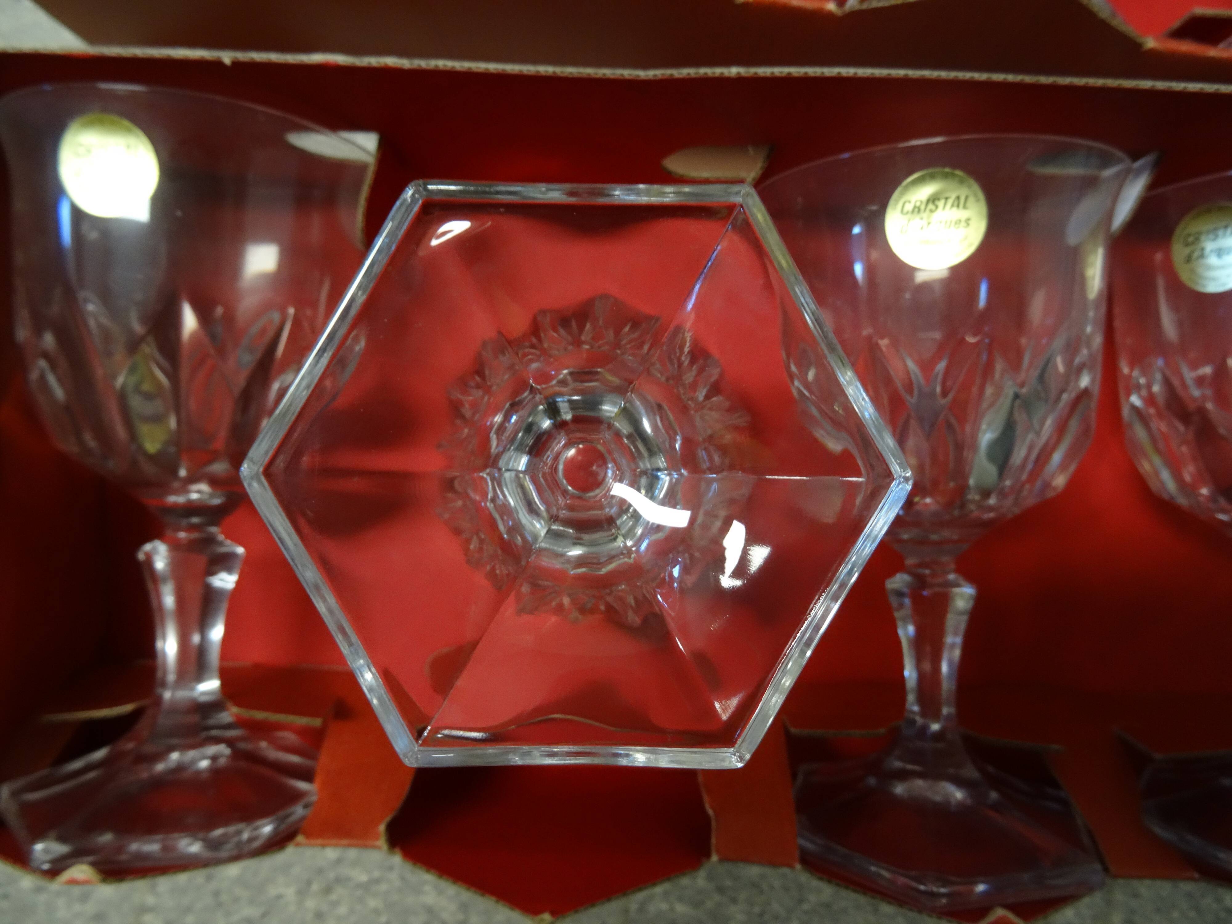 Crystal walking glasses of Arques