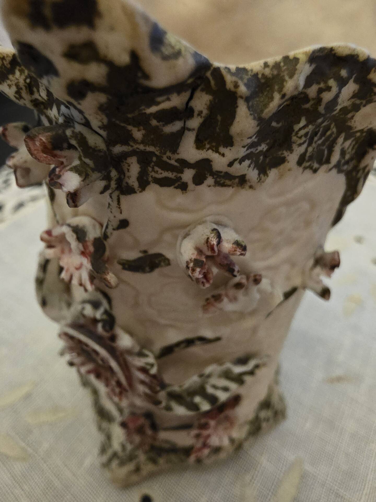 Set of 2 small vases
